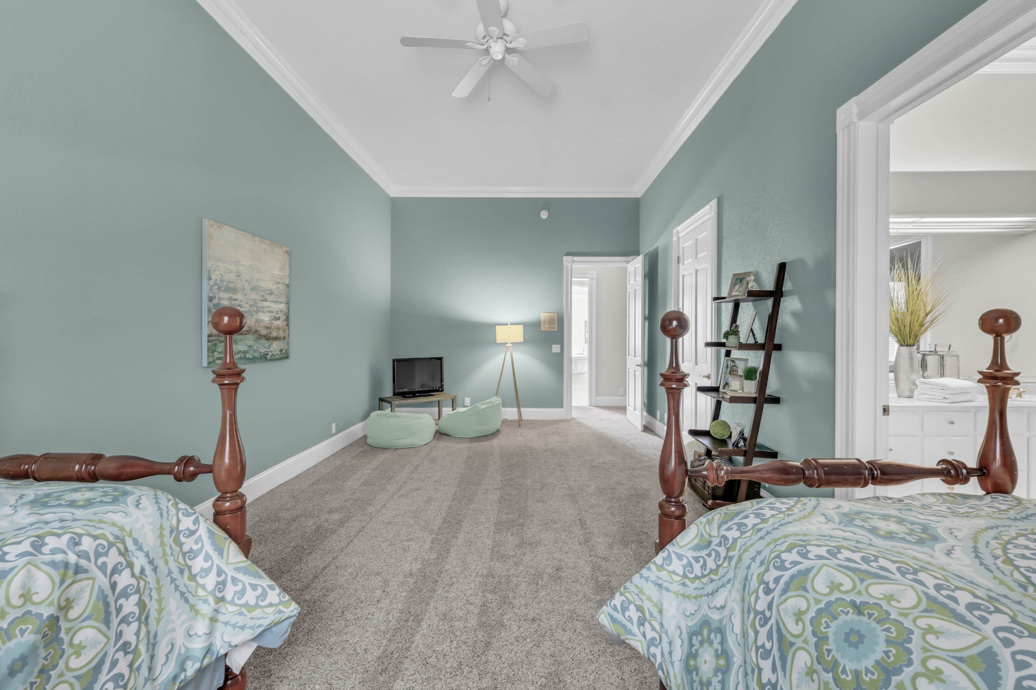 2360 Memorial Drive Ext