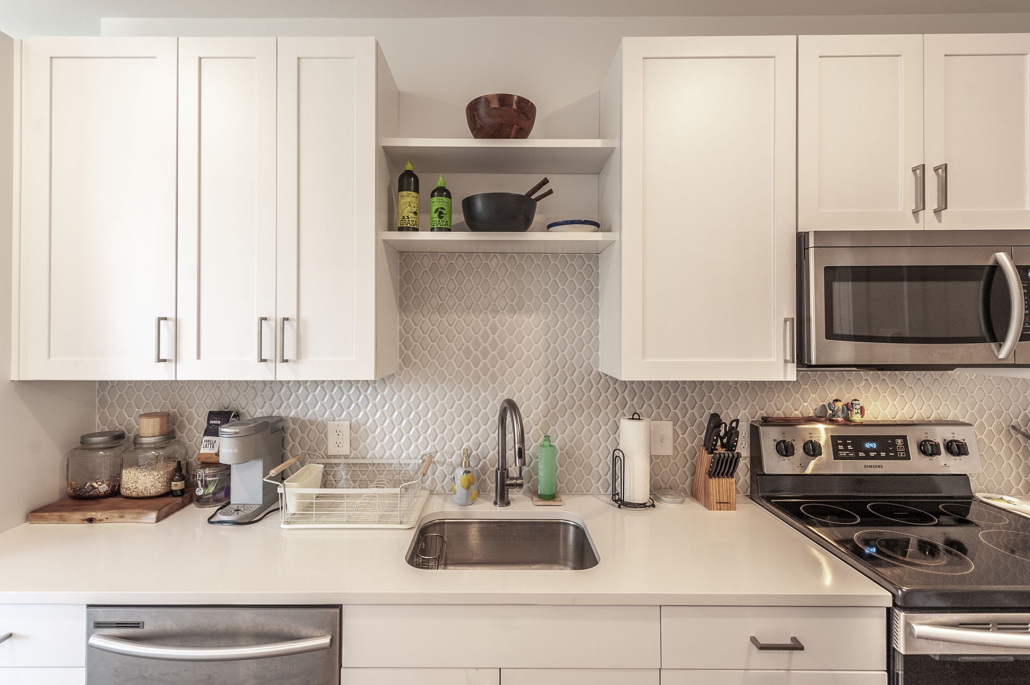 1041 E Trinity Ln Unit: 301