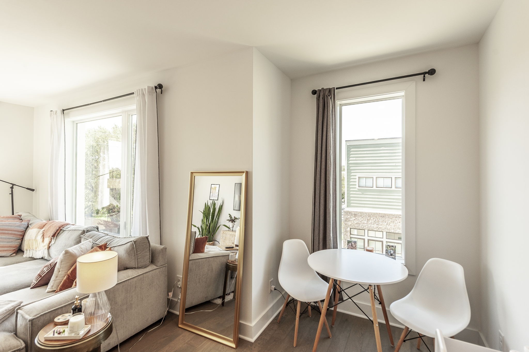 1041 E Trinity Ln Unit: 301