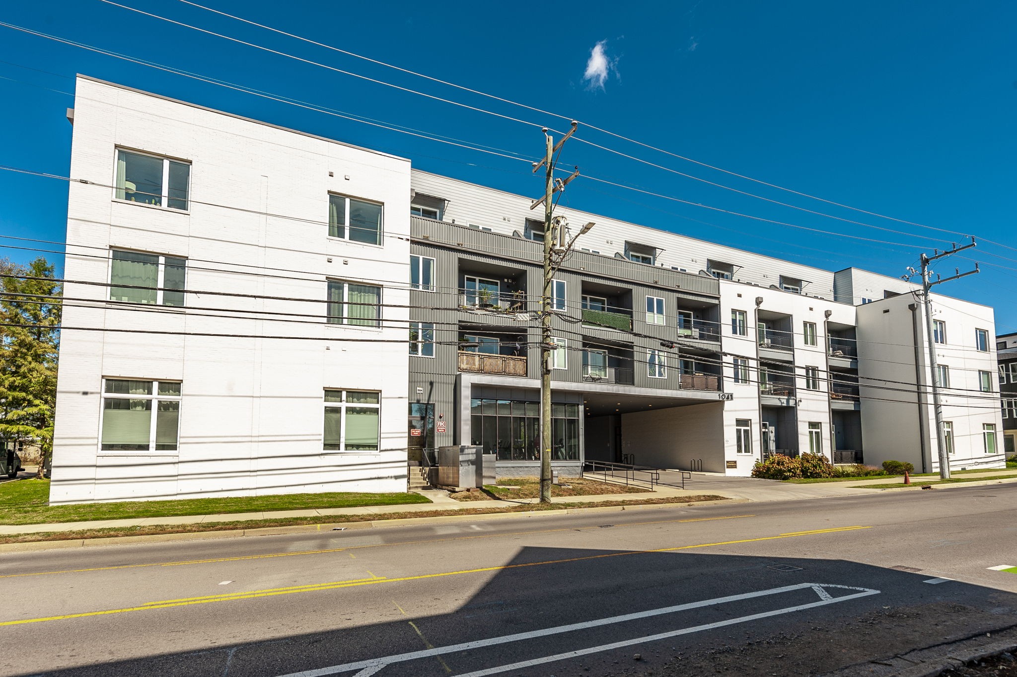 1041 E Trinity Ln Unit: 301