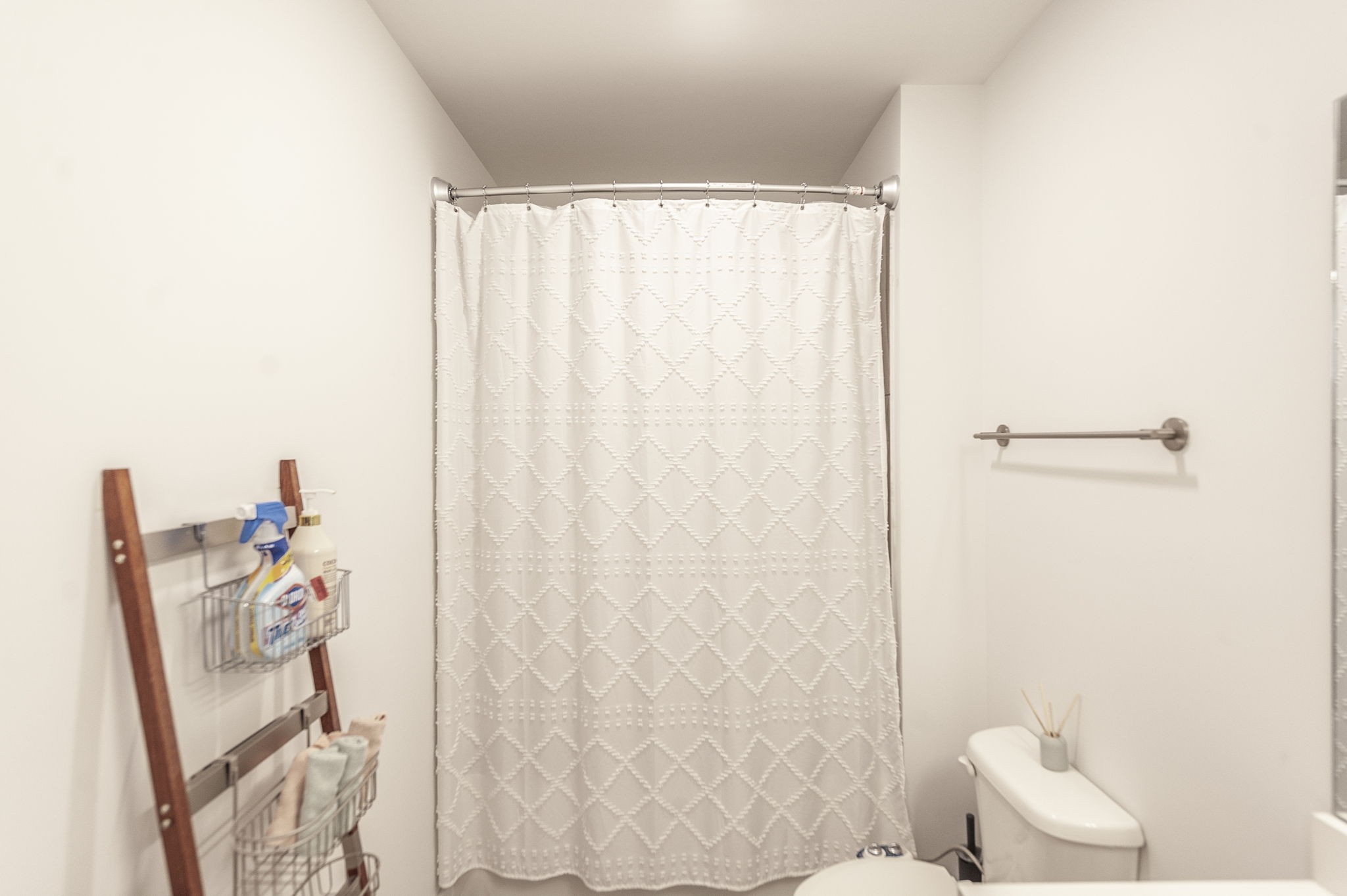 1041 E Trinity Ln Unit: 301