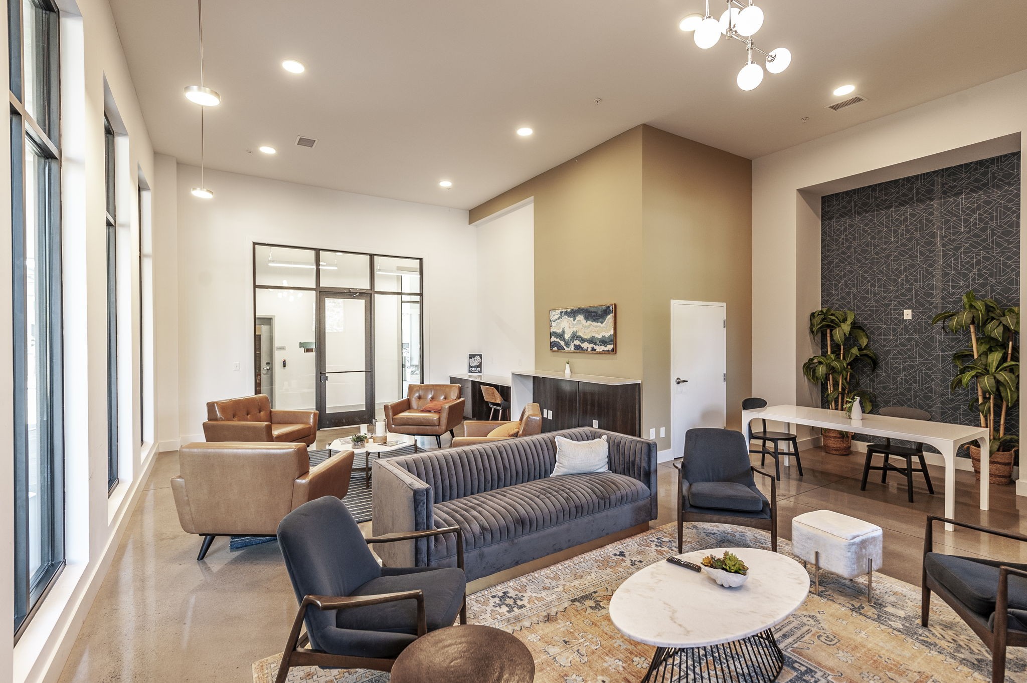 1041 E Trinity Ln Unit: 301