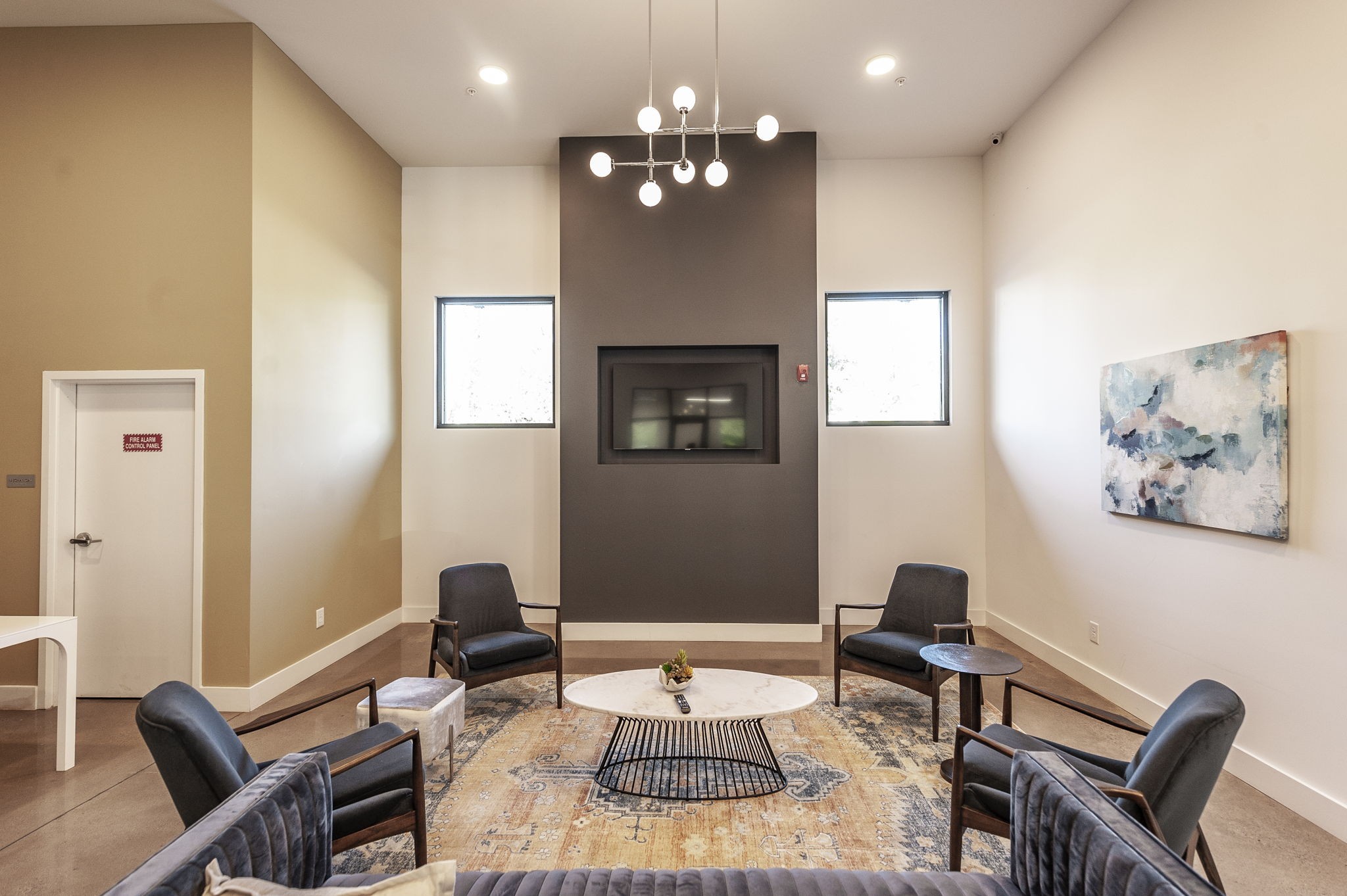 1041 E Trinity Ln Unit: 301