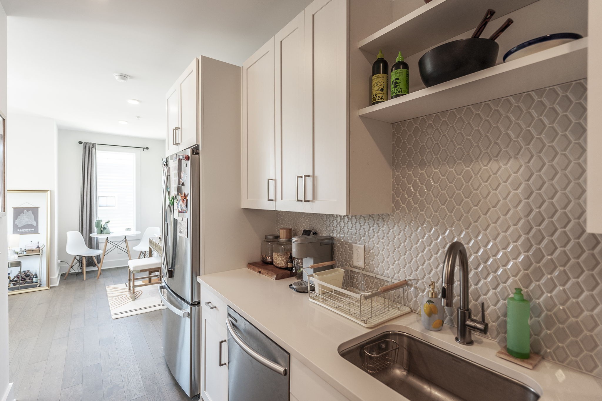 1041 E Trinity Ln Unit: 301