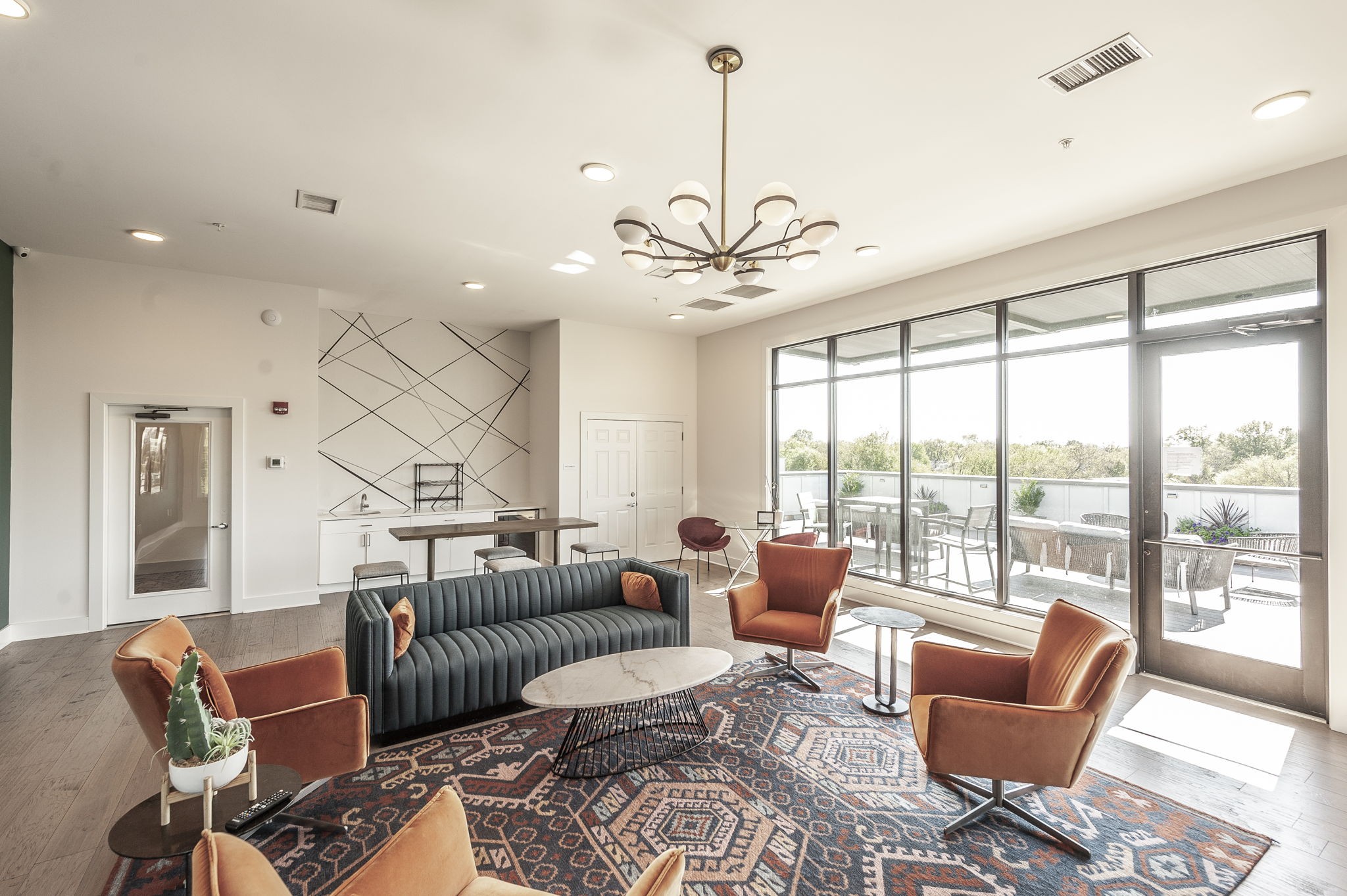 1041 E Trinity Ln Unit: 301