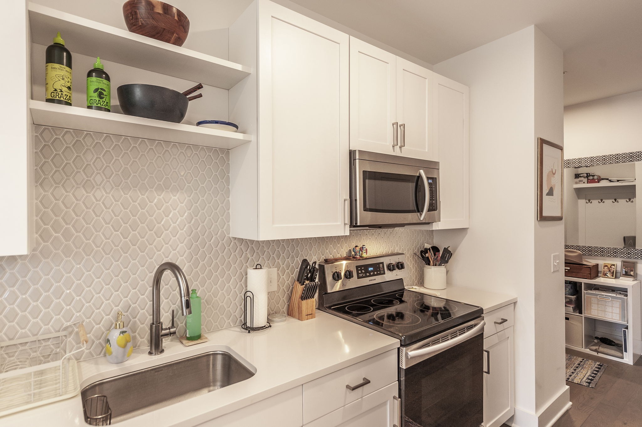 1041 E Trinity Ln Unit: 301