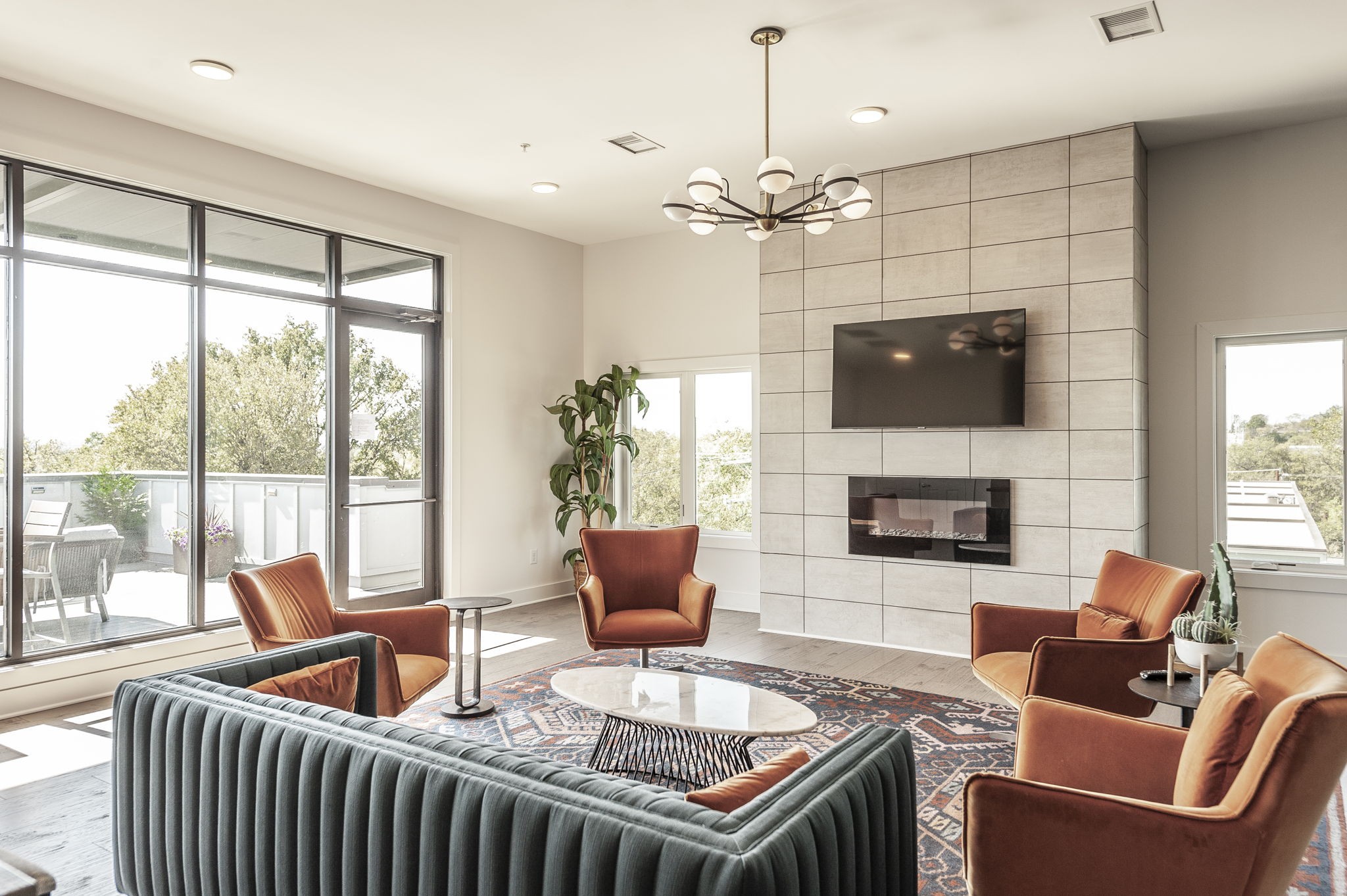 1041 E Trinity Ln Unit: 301