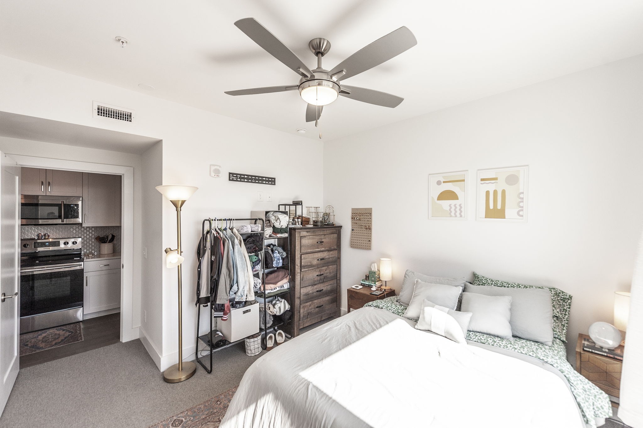 1041 E Trinity Ln Unit: 301