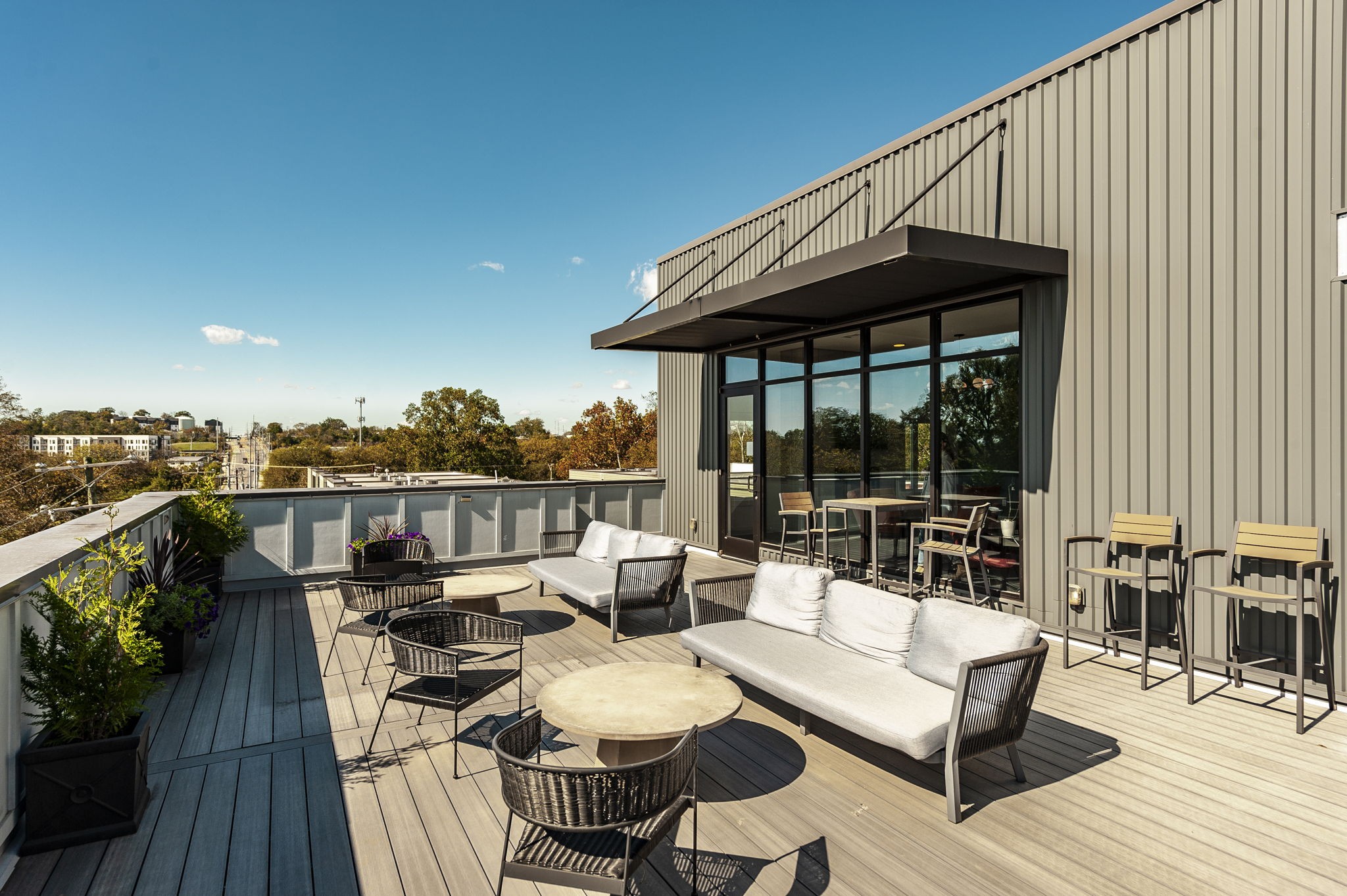 1041 E Trinity Ln Unit: 301