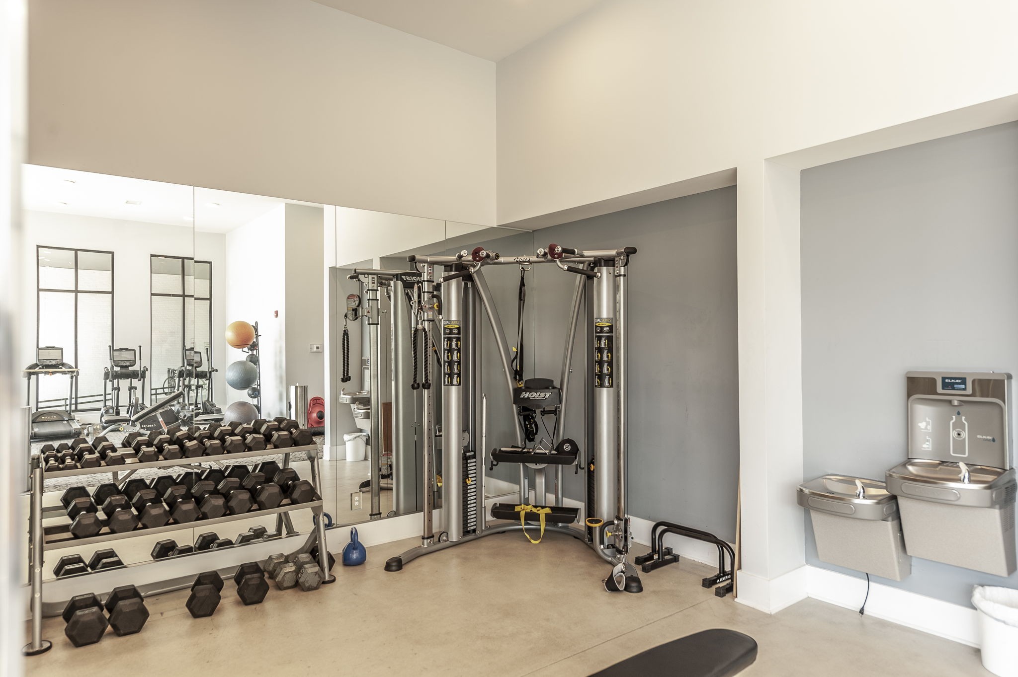 1041 E Trinity Ln Unit: 301