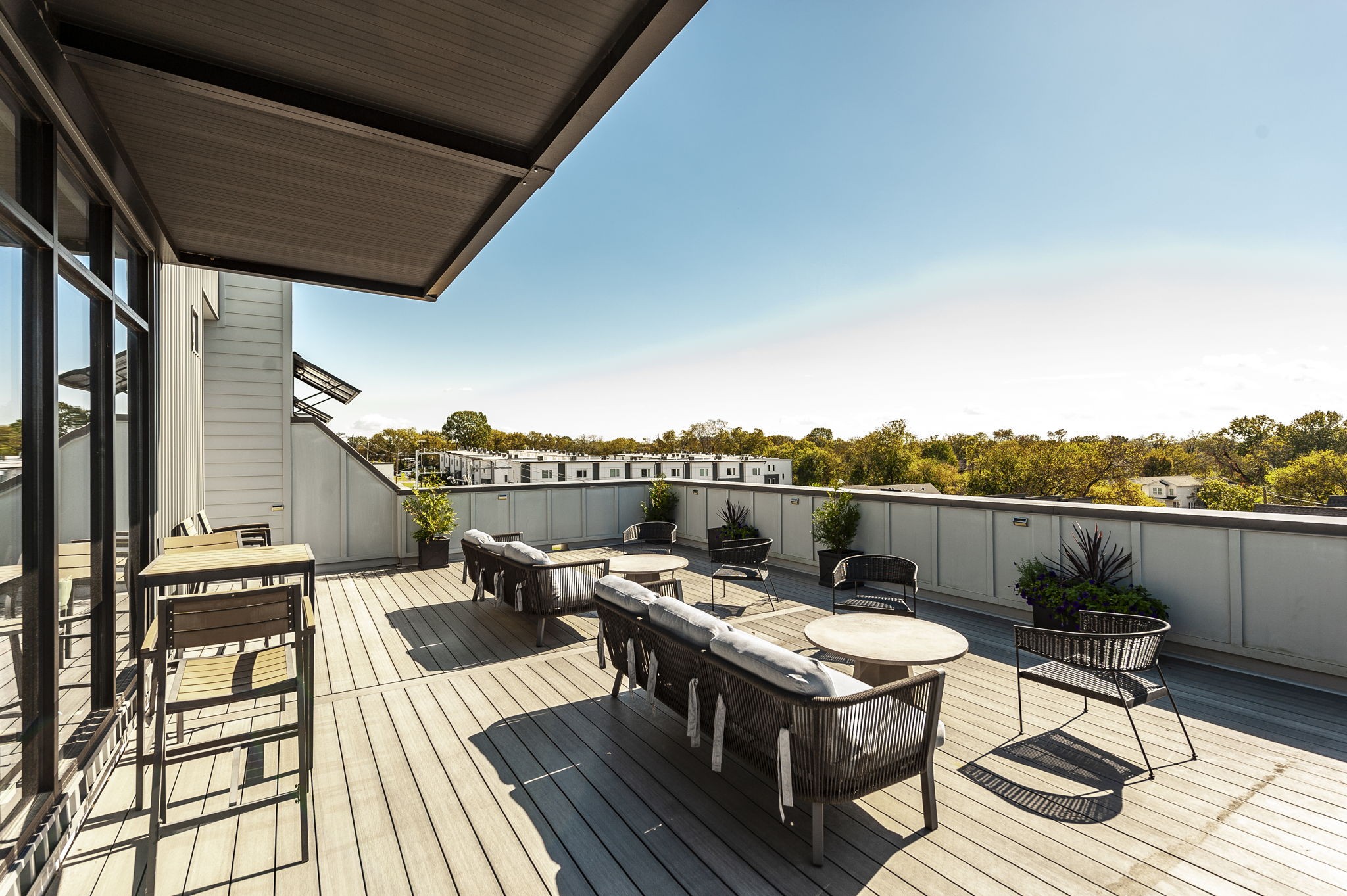 1041 E Trinity Ln Unit: 301