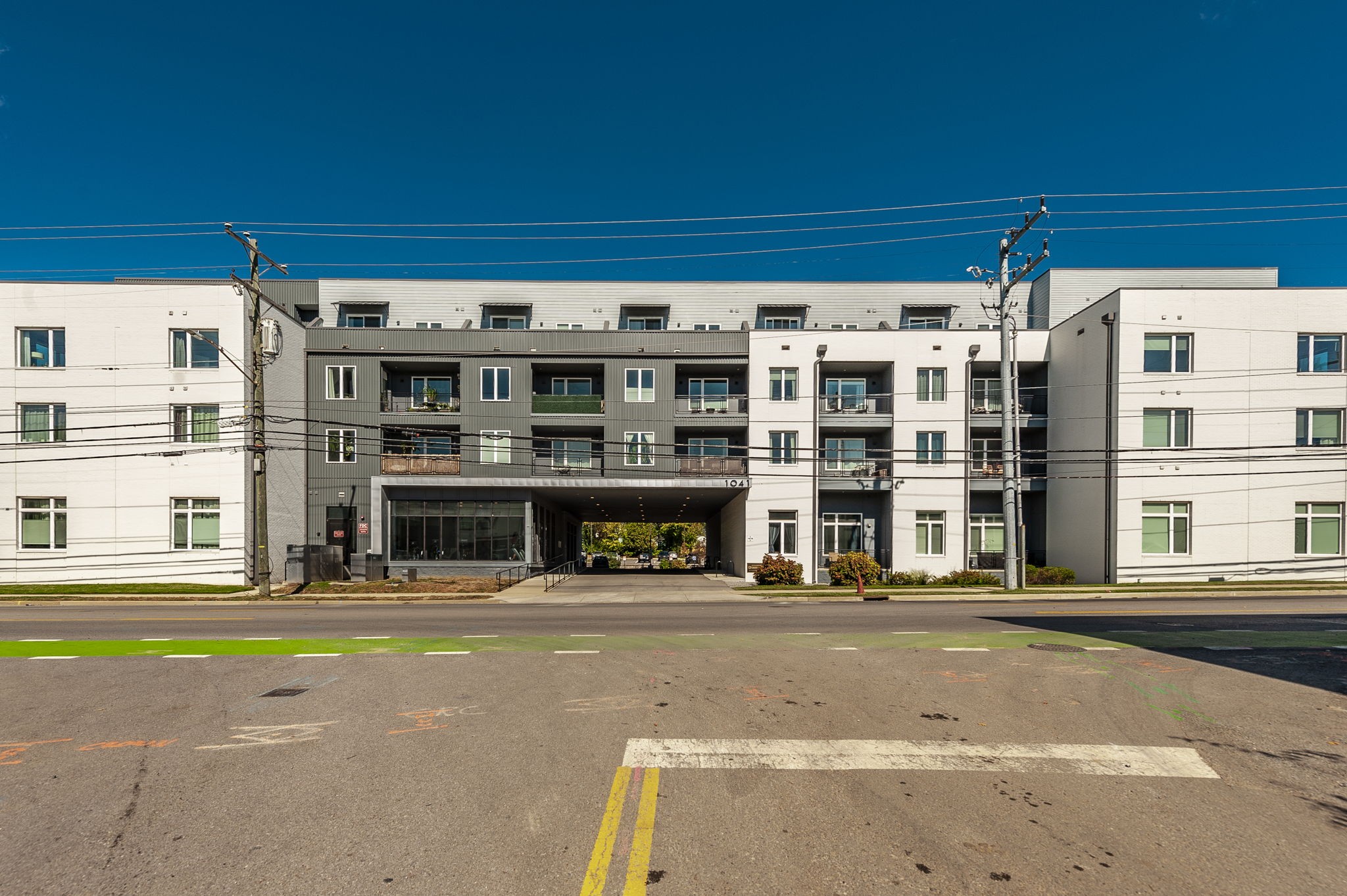 1041 E Trinity Ln Unit: 301