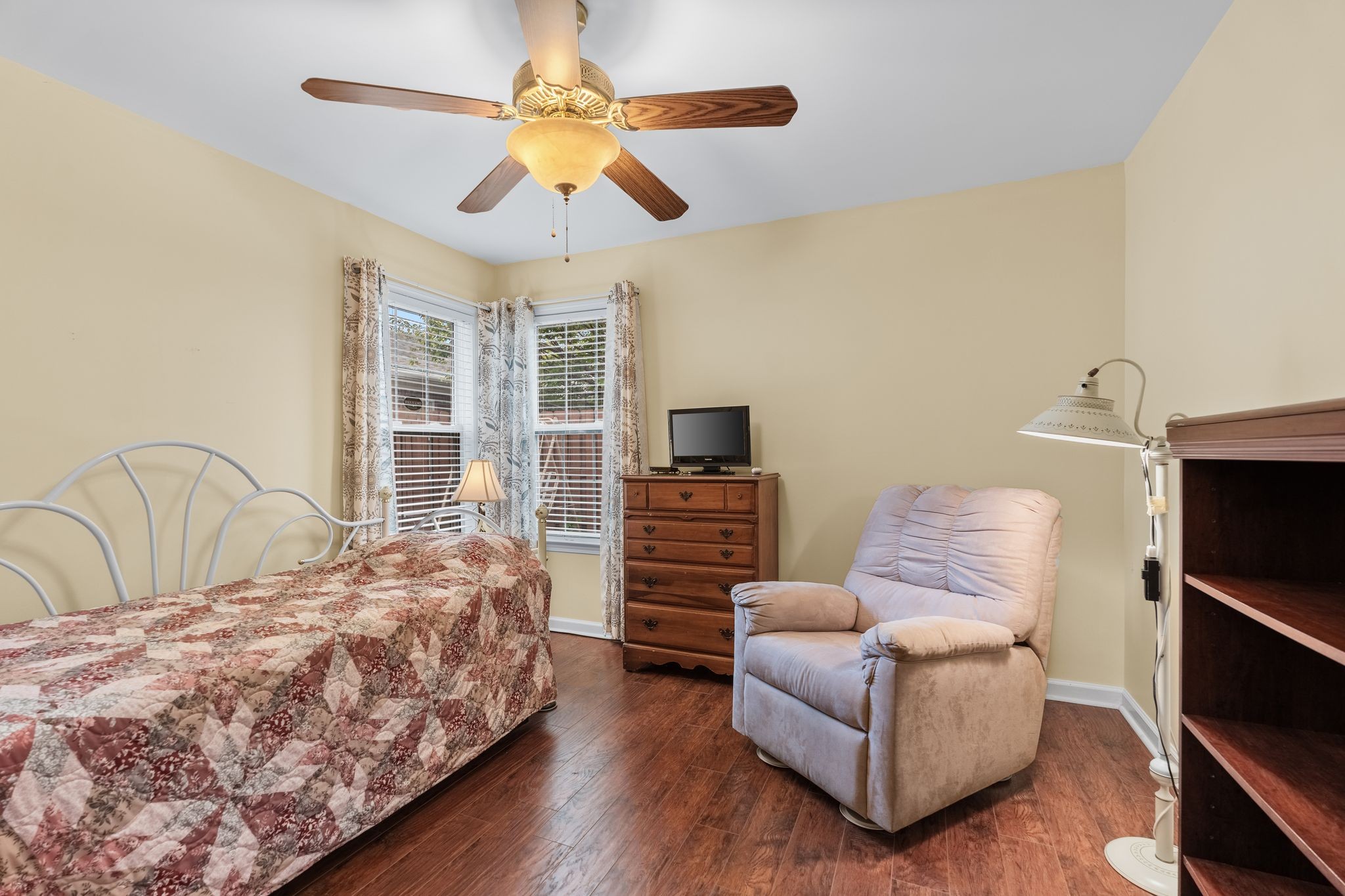 327 Forest Glen Circle