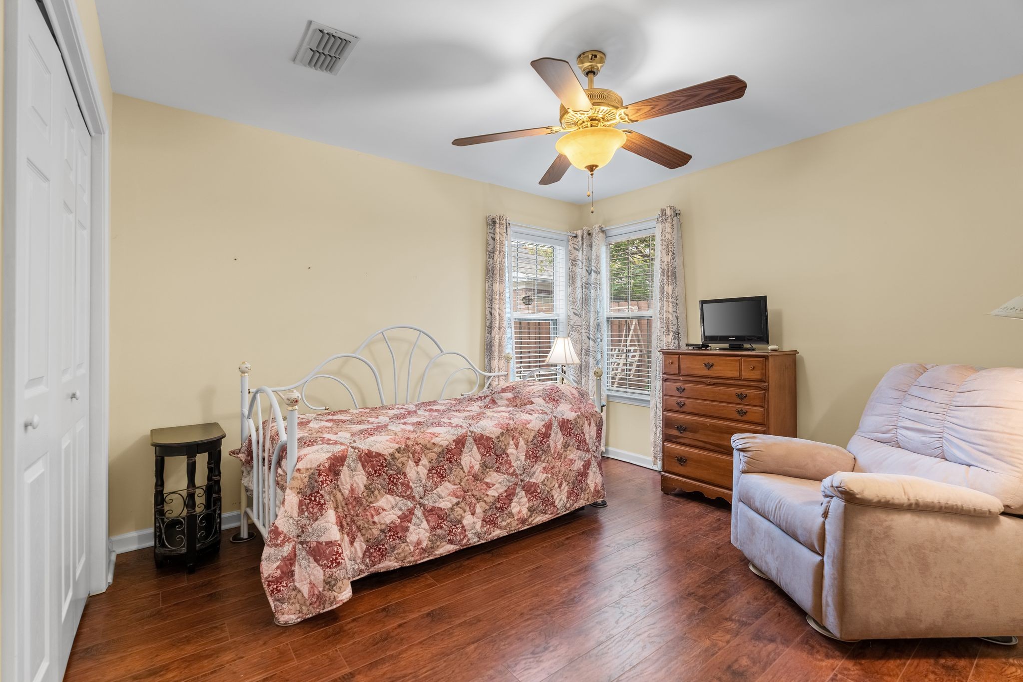 327 Forest Glen Circle