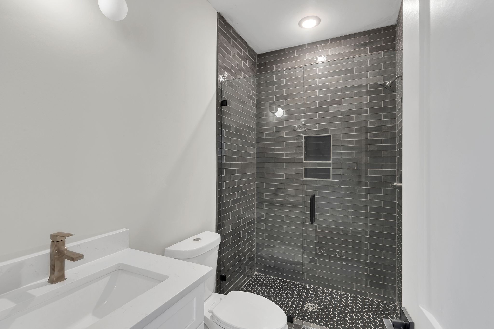 200 Queen Ave Unit: A