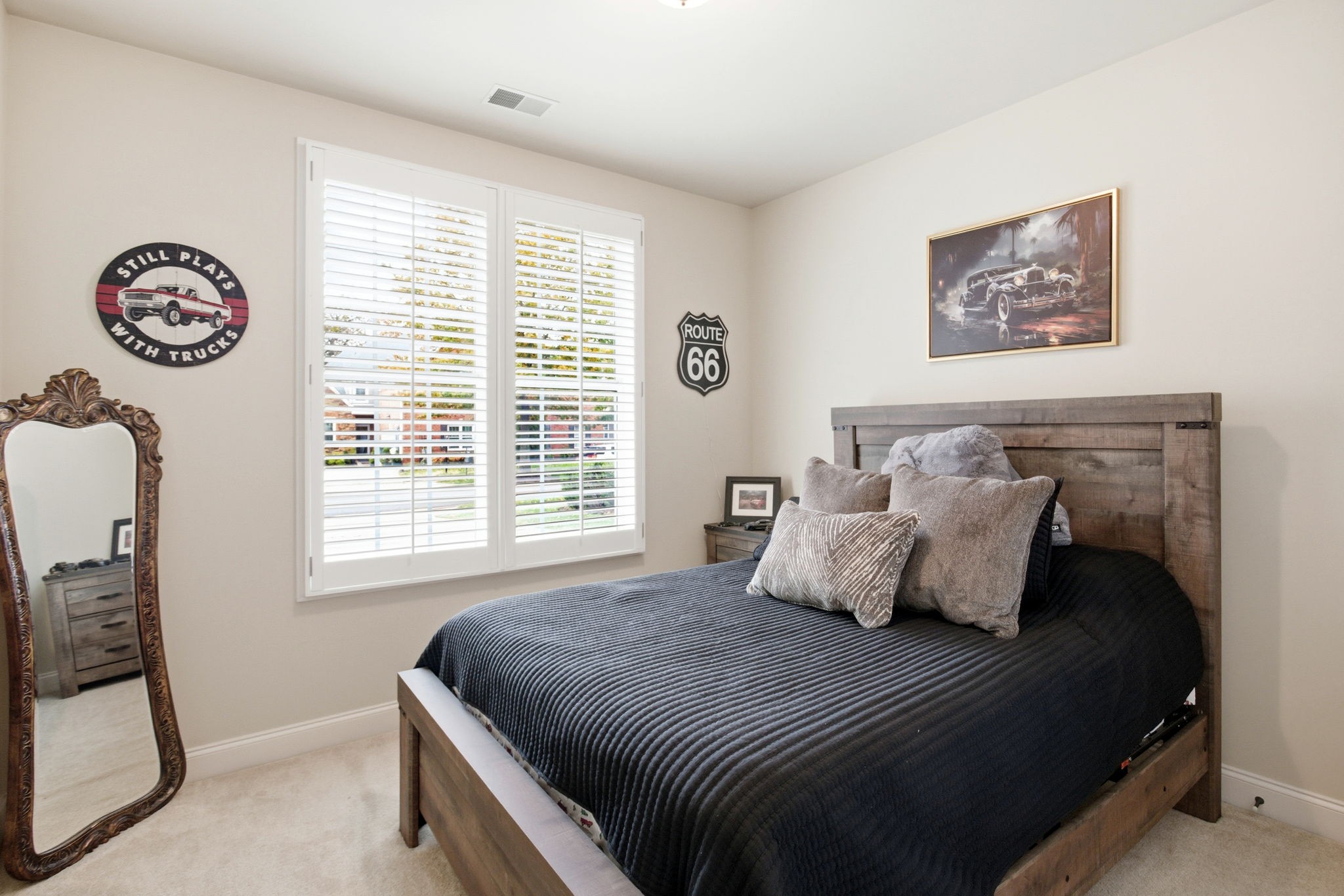 1221 Chickadee Cir