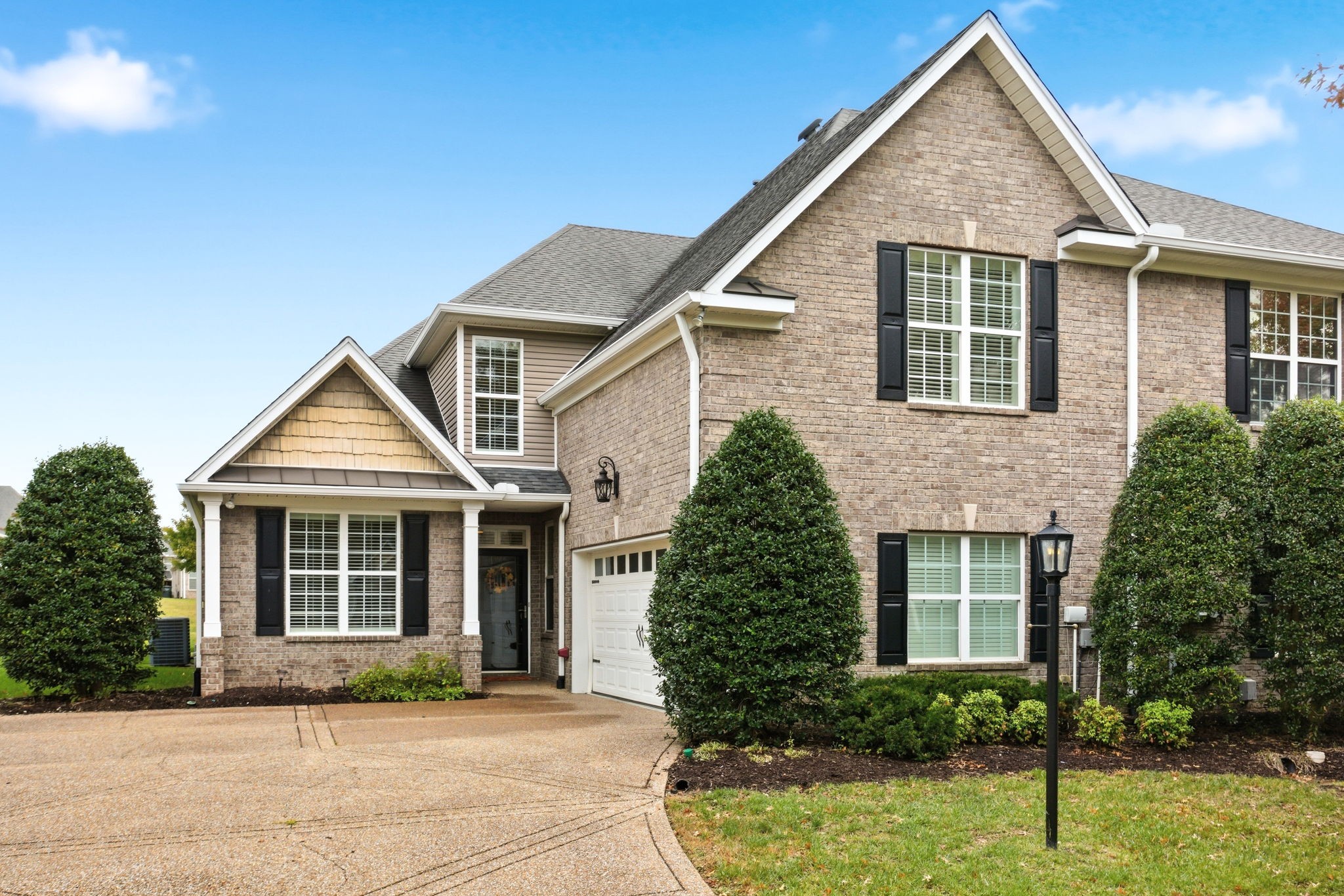 1221 Chickadee Cir