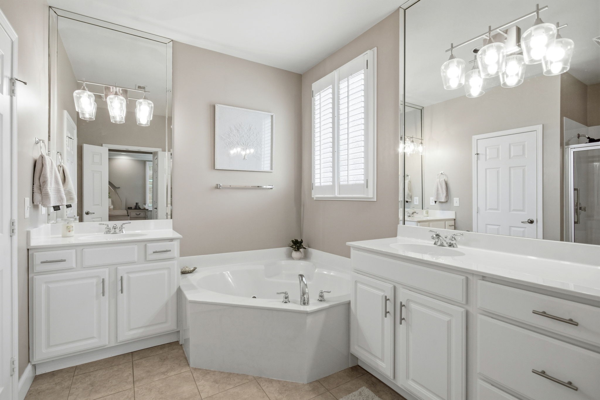1221 Chickadee Cir