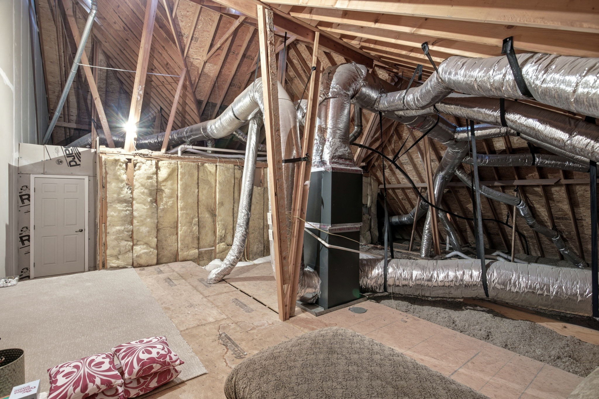 1221 Chickadee Cir