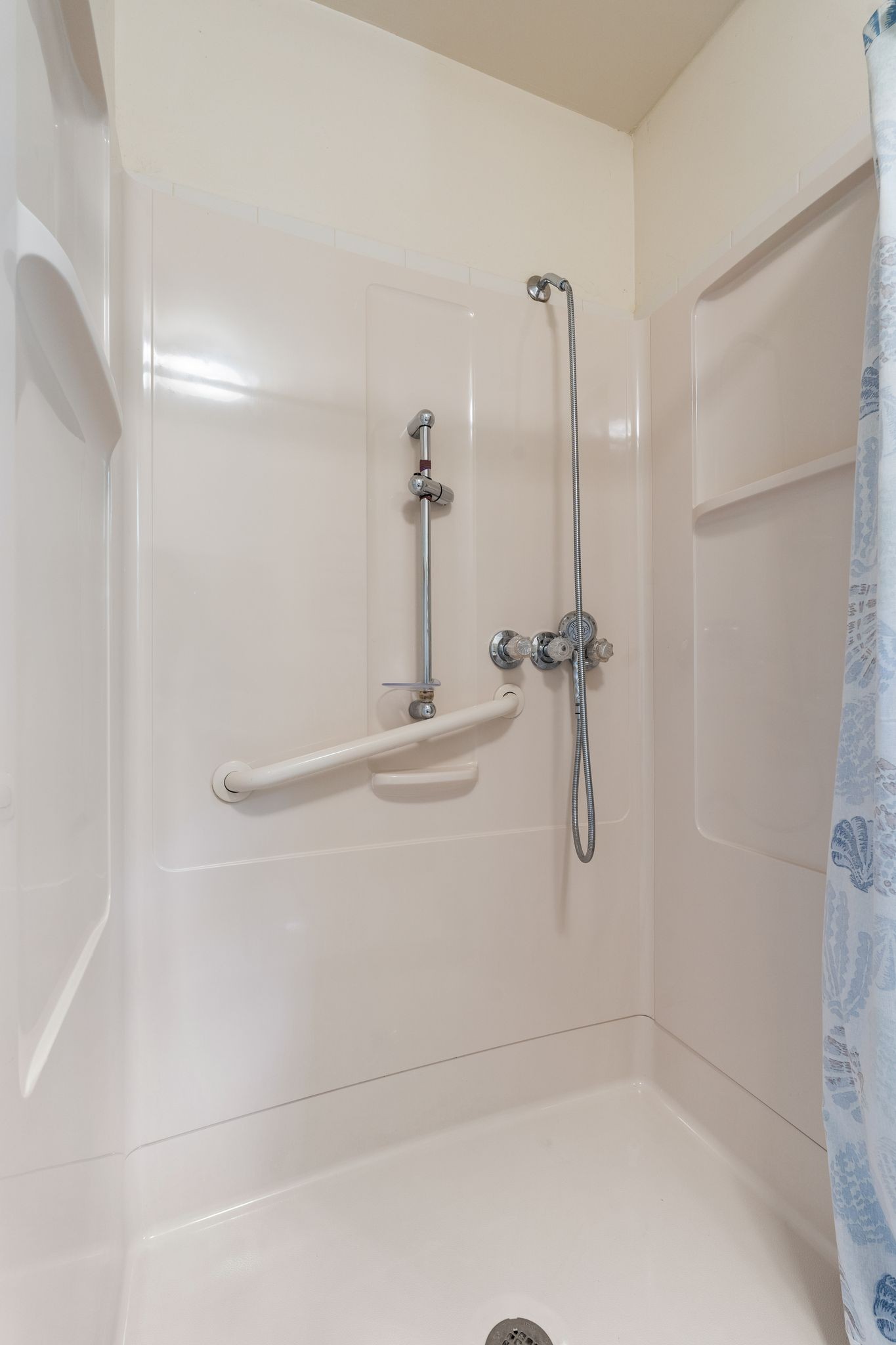 841 Highland Crest Dr