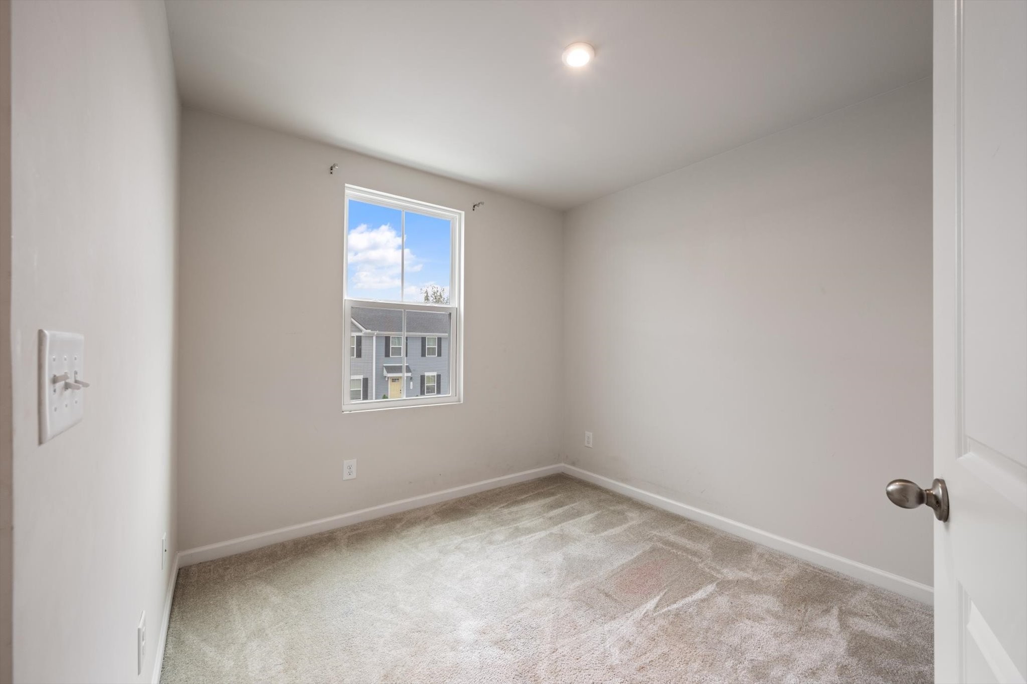 1607 Mountain Ash Ln