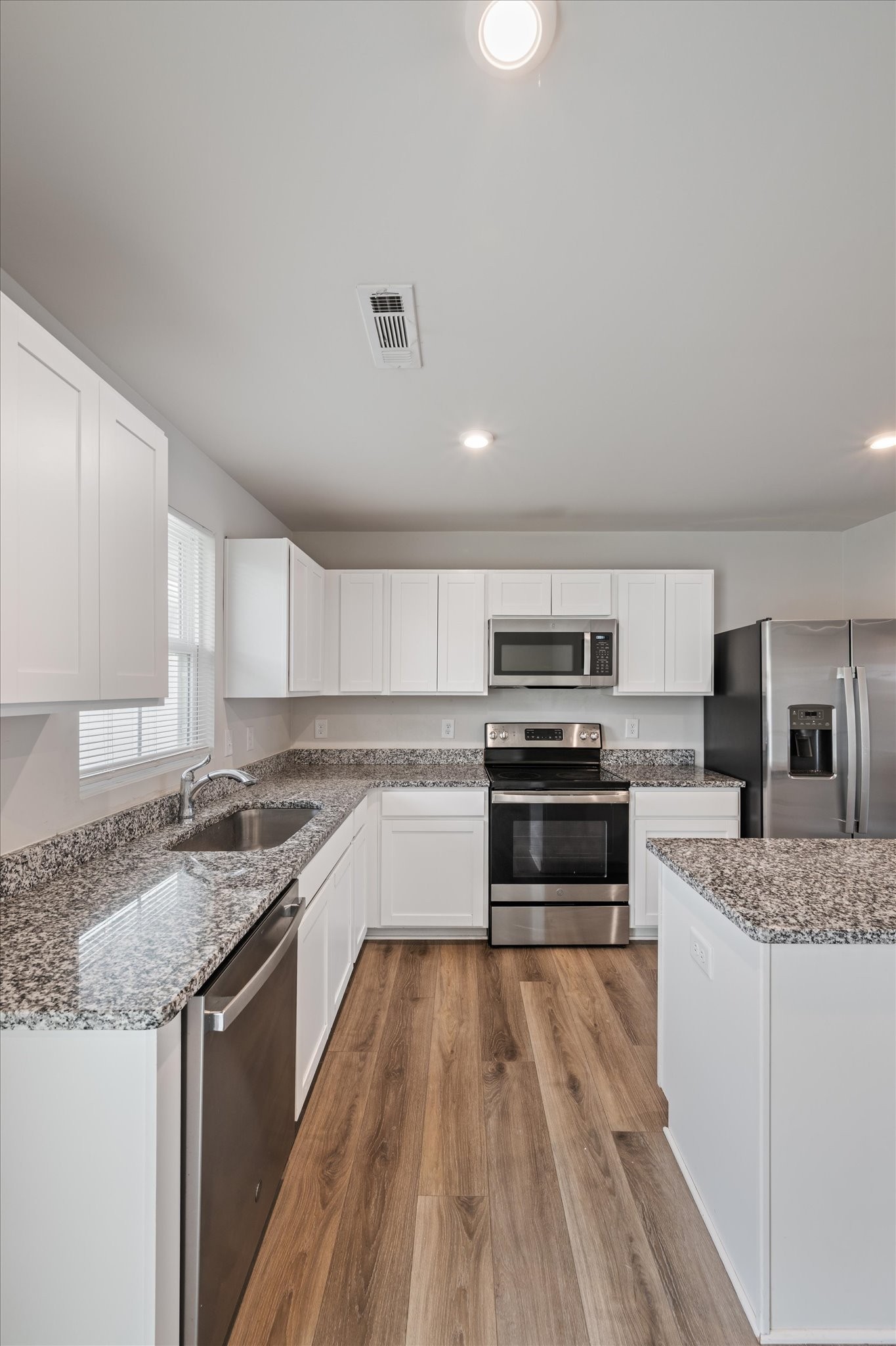 1607 Mountain Ash Ln