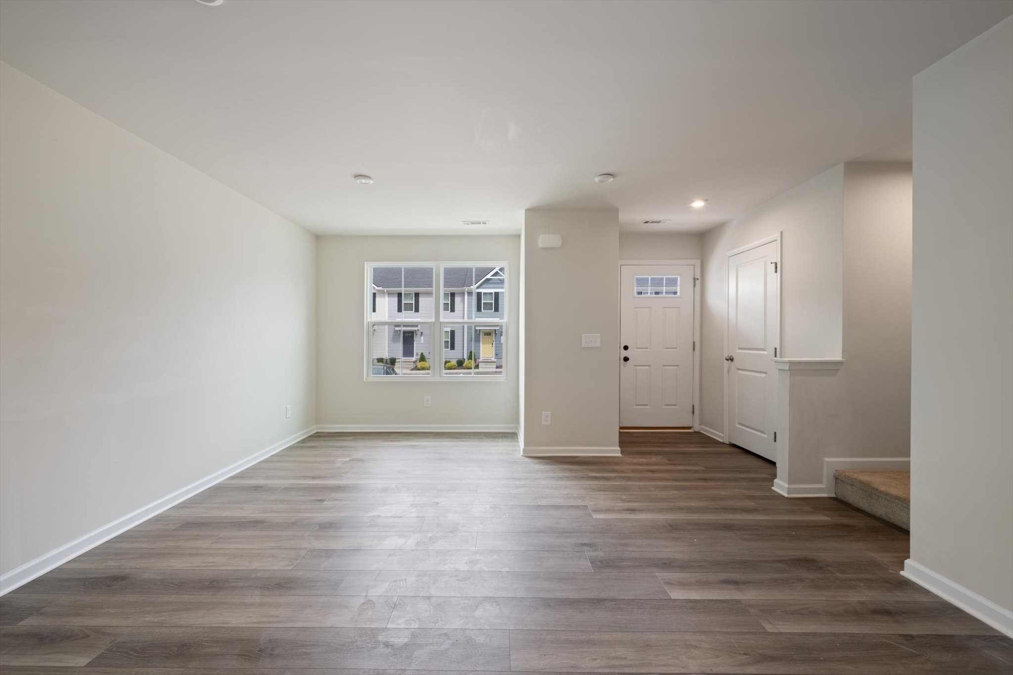 1607 Mountain Ash Ln