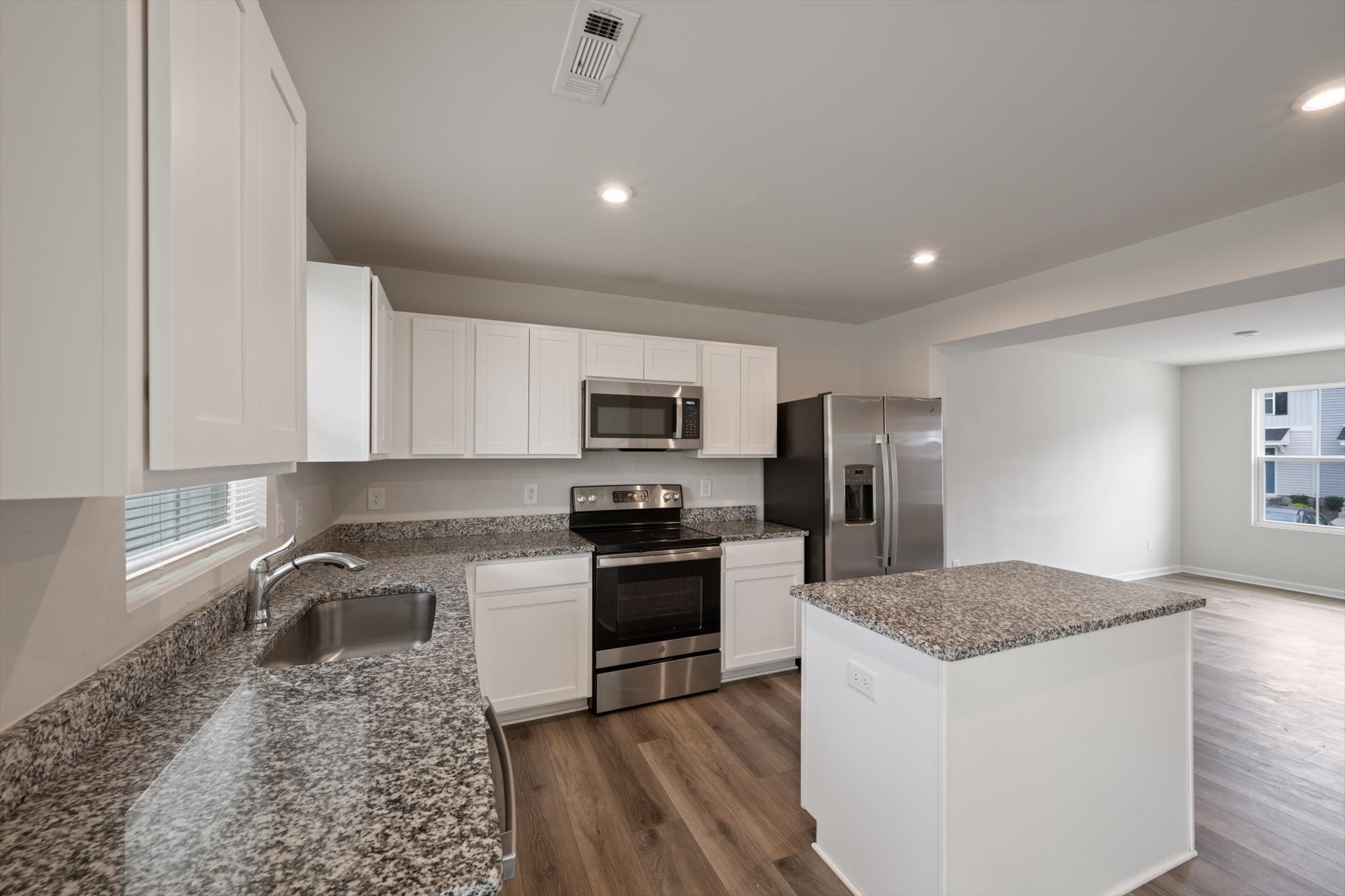 1607 Mountain Ash Ln