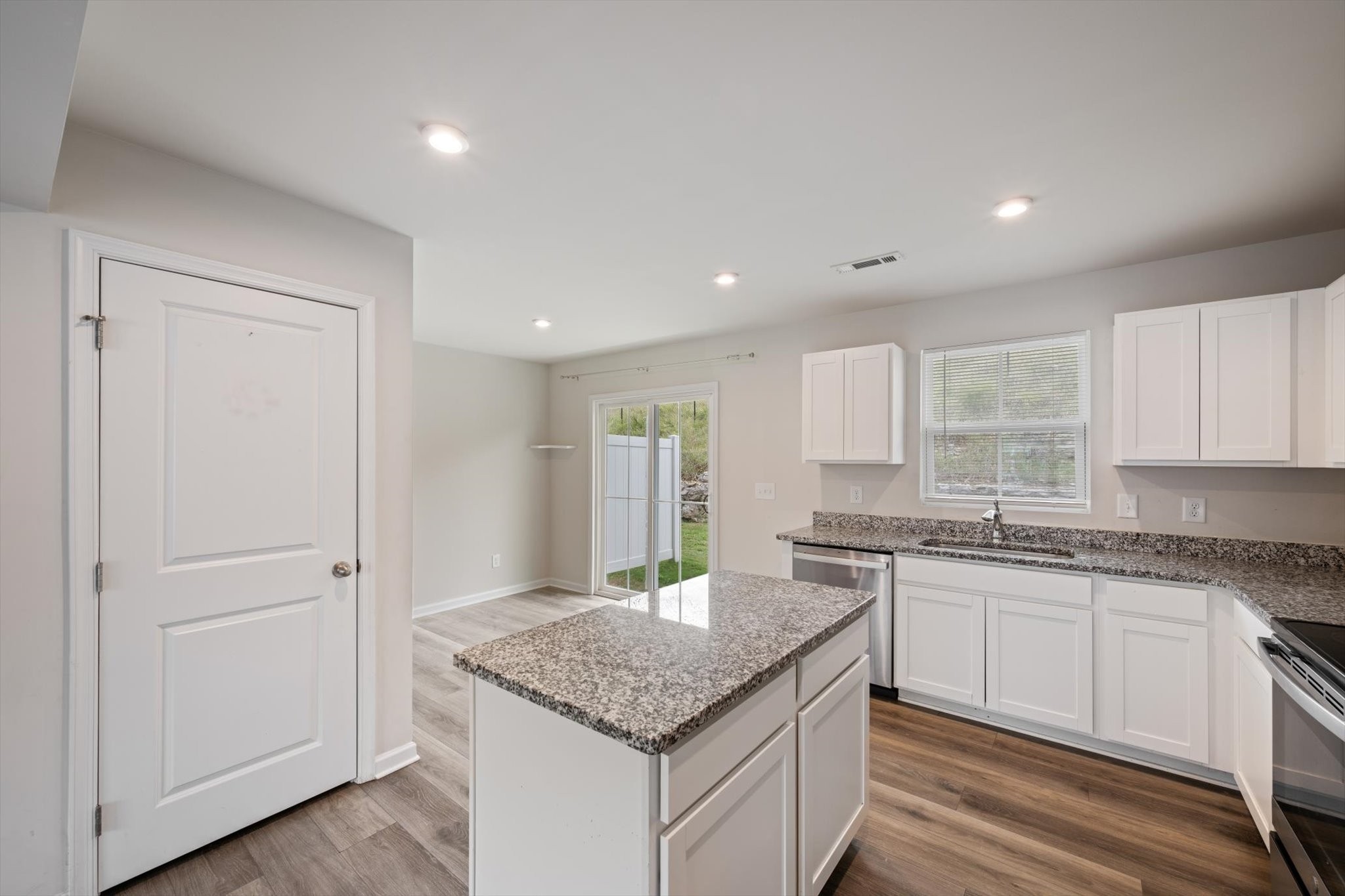 1607 Mountain Ash Ln