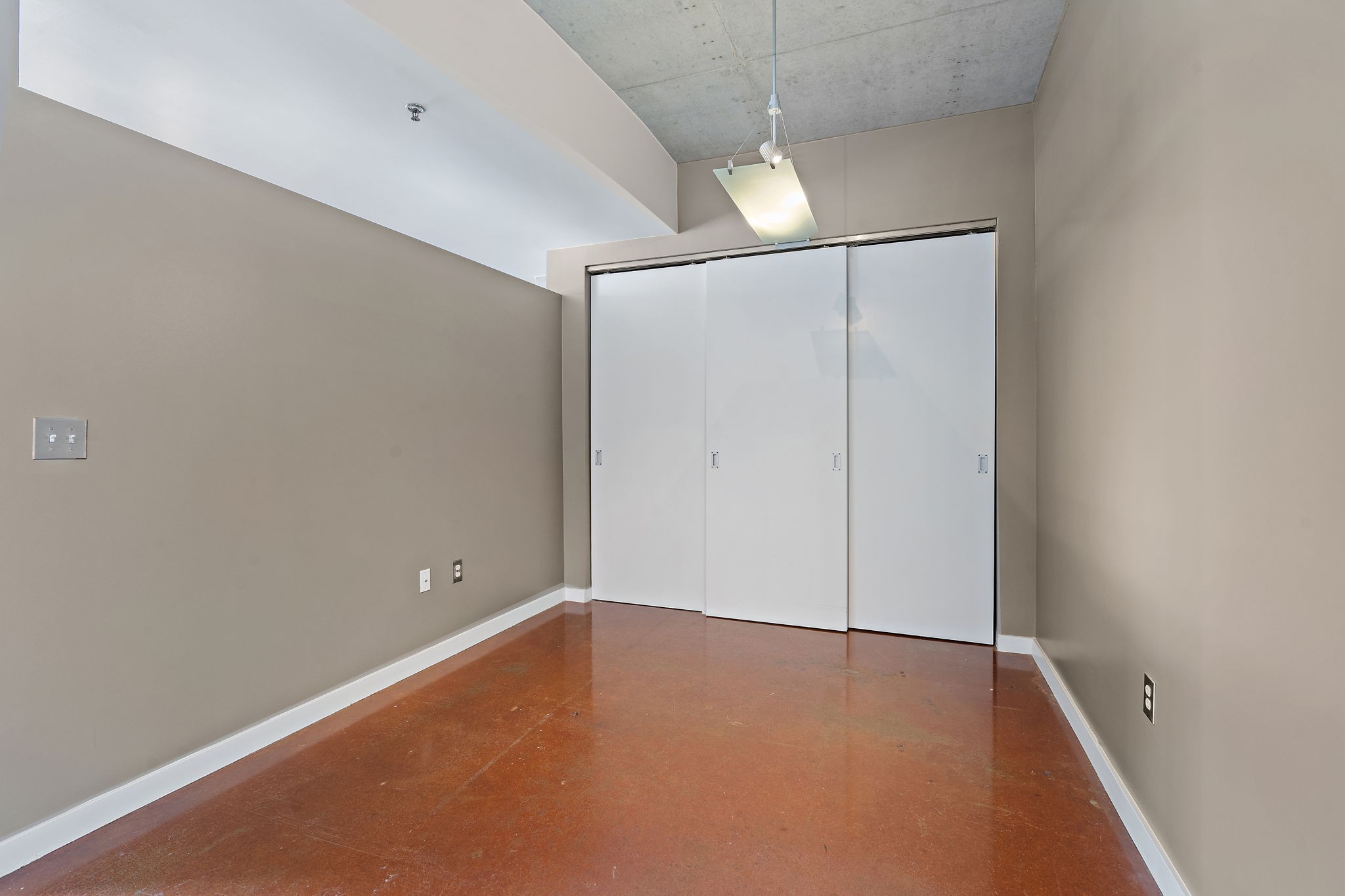 600 12th Ave S Unit: 1708