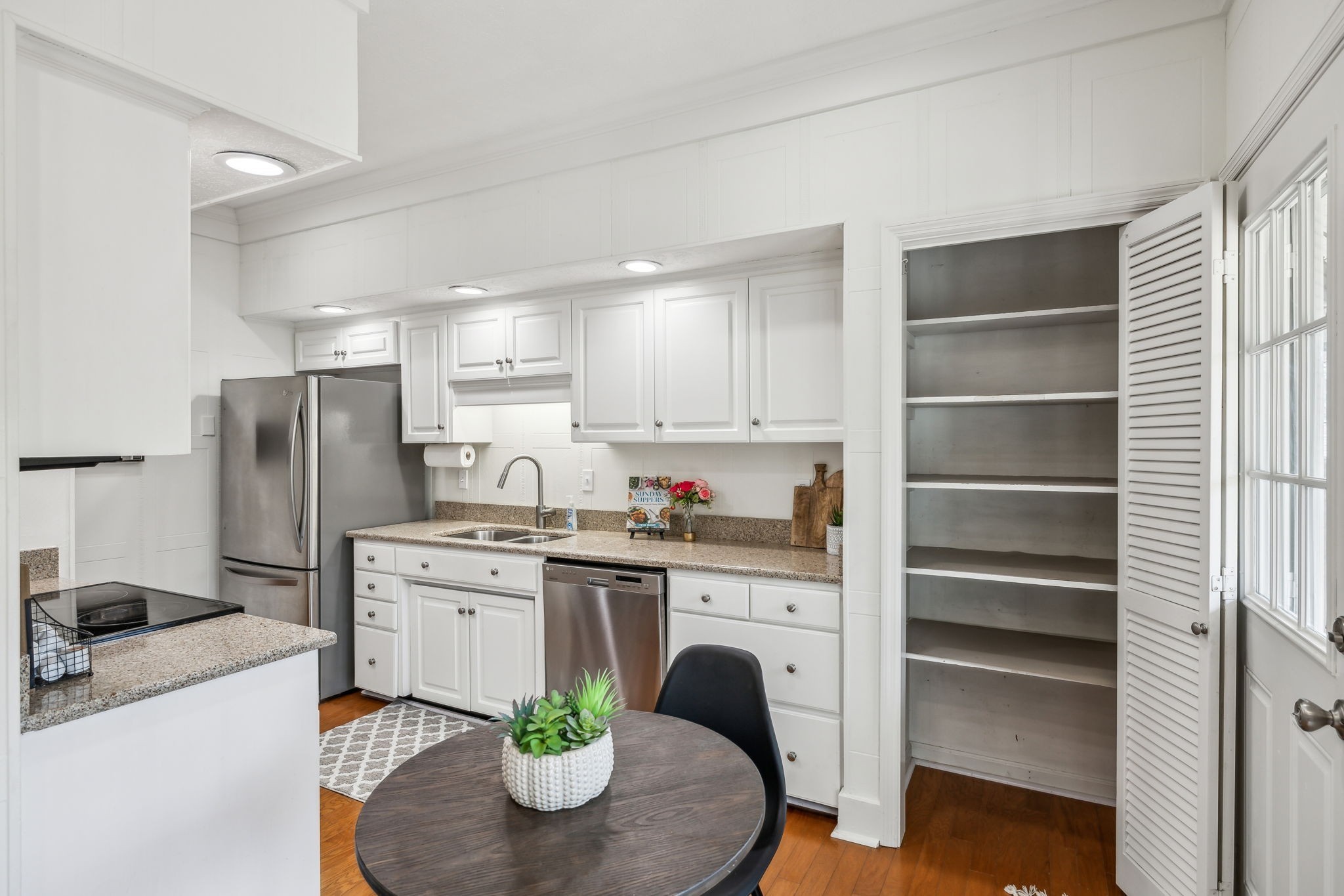 102 Foxborough Sq, W