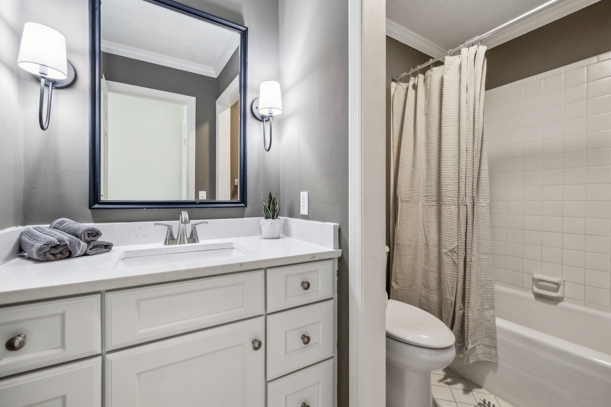 102 Foxborough Sq, W