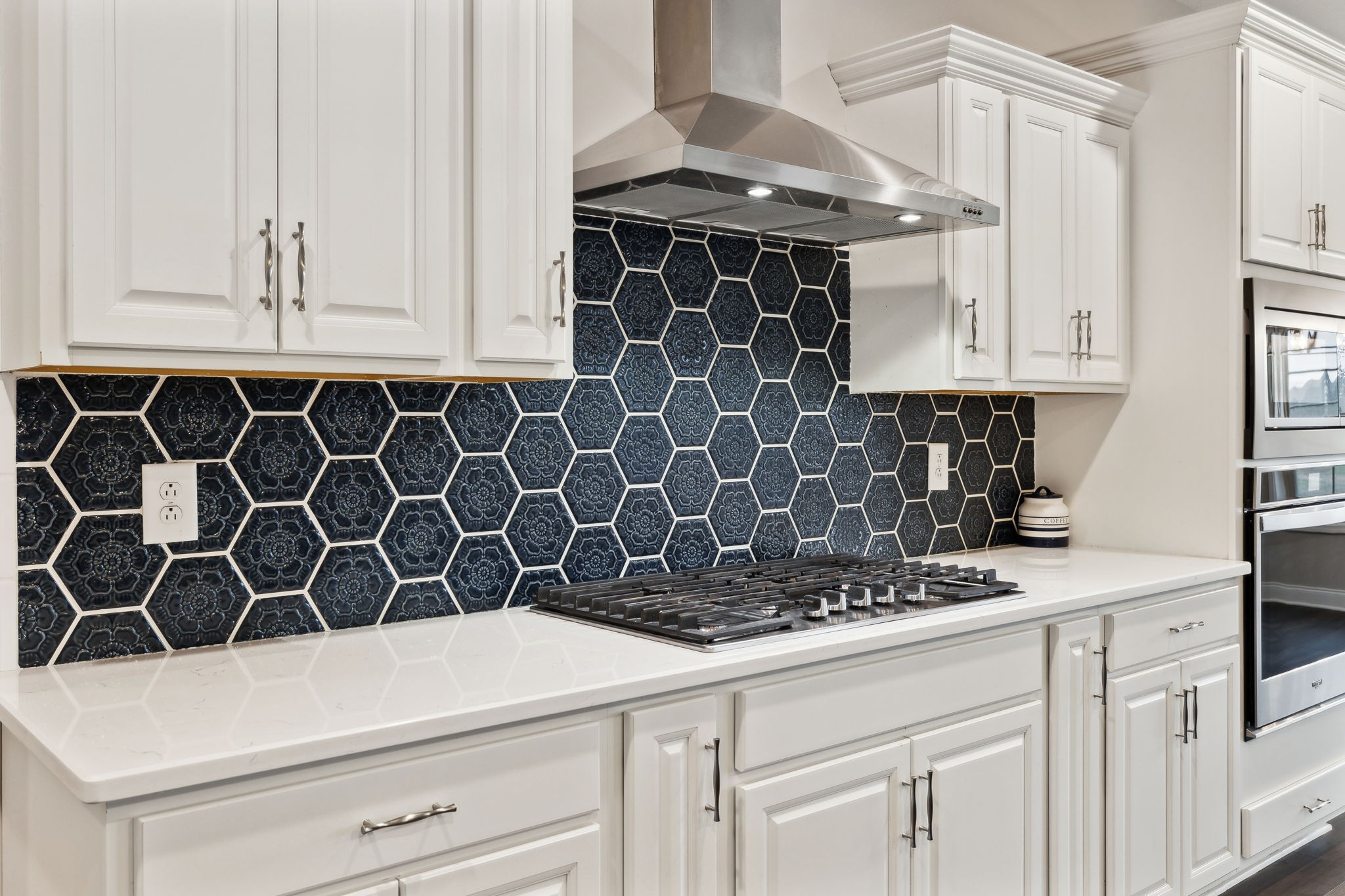 1528 Charles Bell Rd