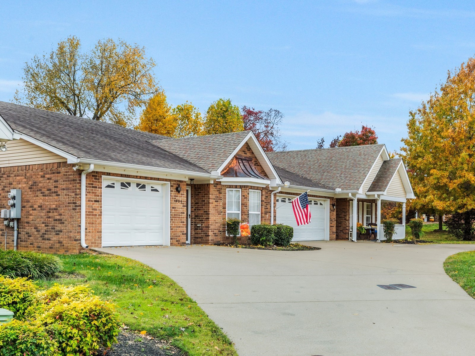 702 Forest Glen Circle