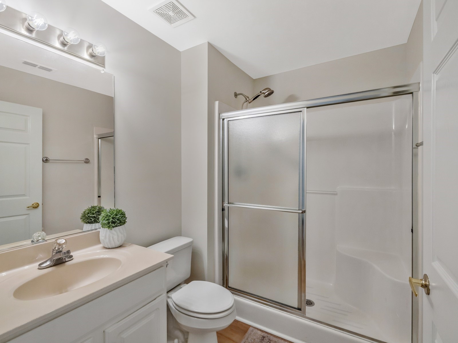 702 Forest Glen Circle