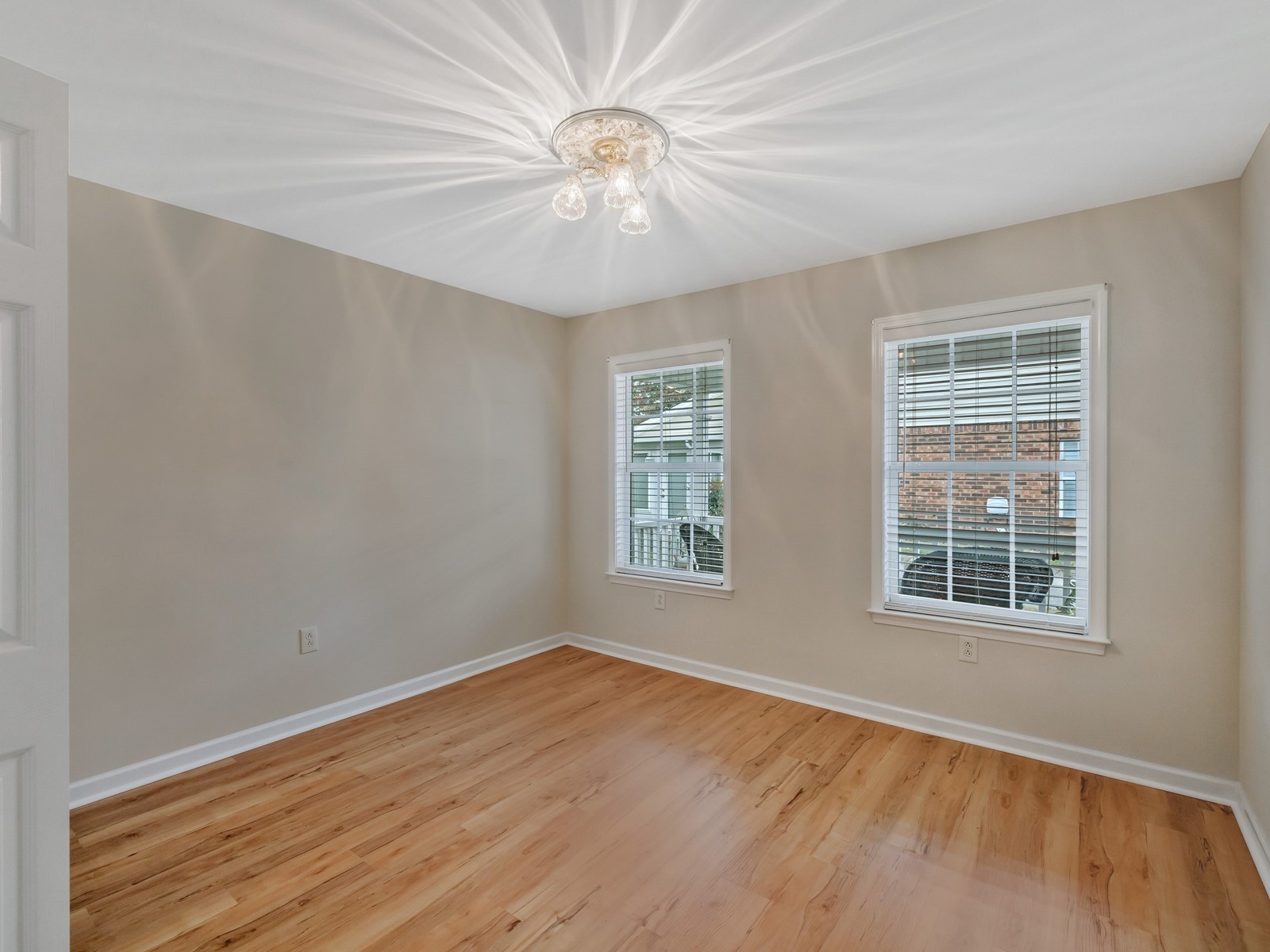 702 Forest Glen Circle