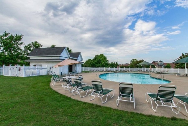 702 Forest Glen Circle