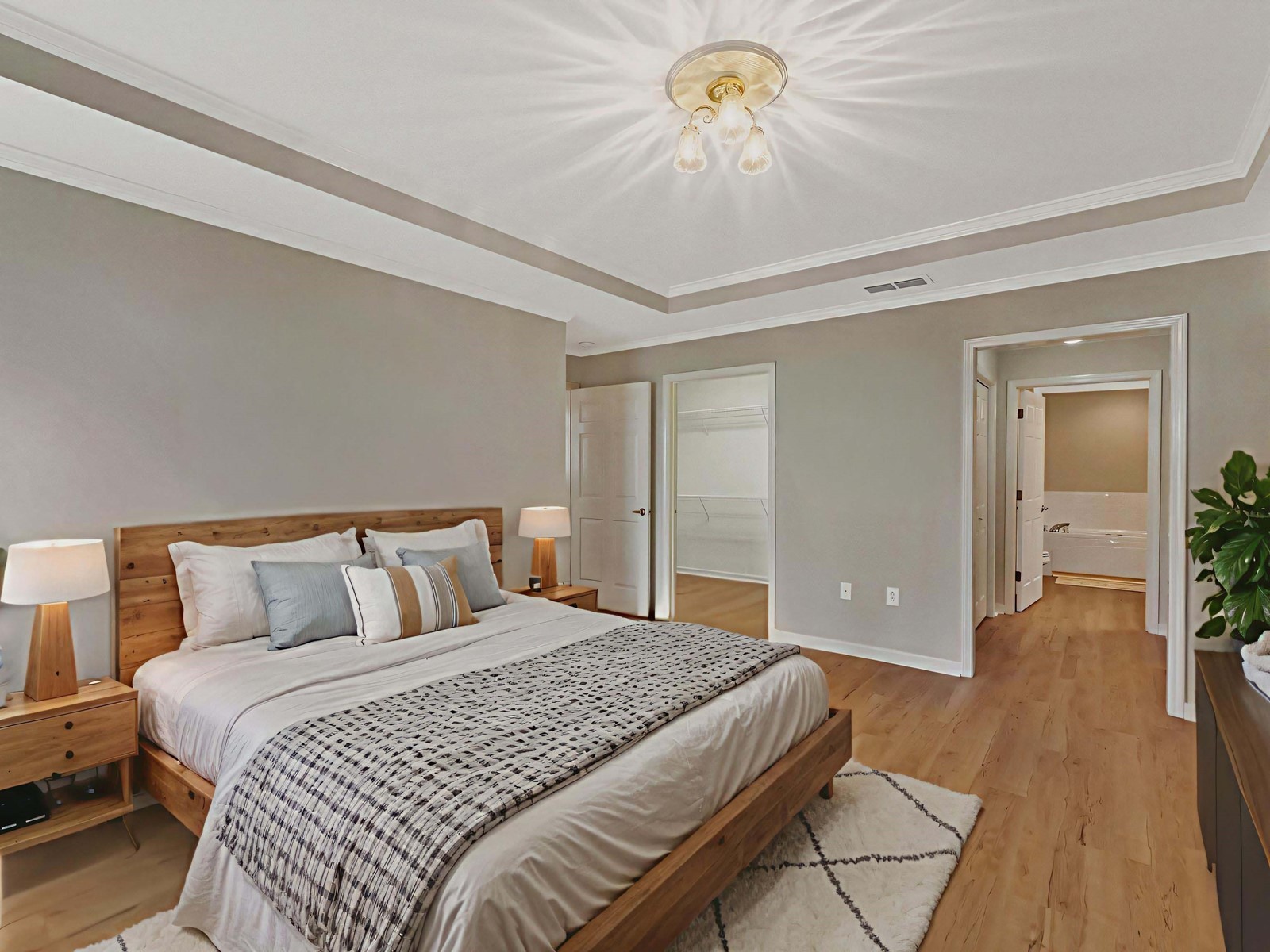 702 Forest Glen Circle