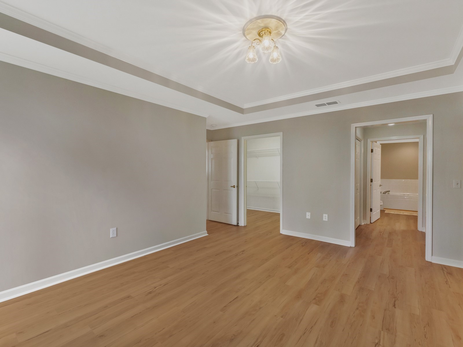 702 Forest Glen Circle