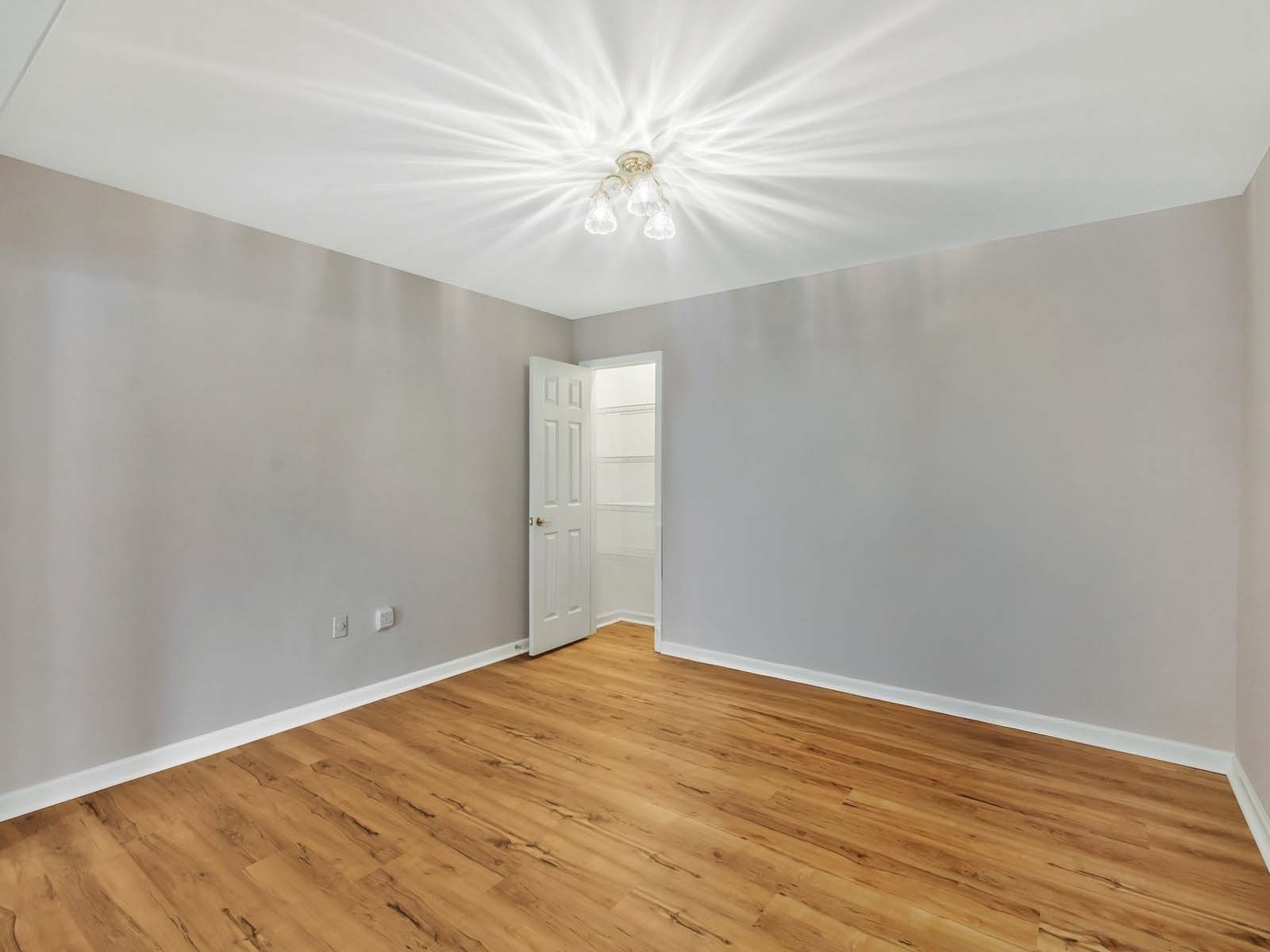 702 Forest Glen Circle