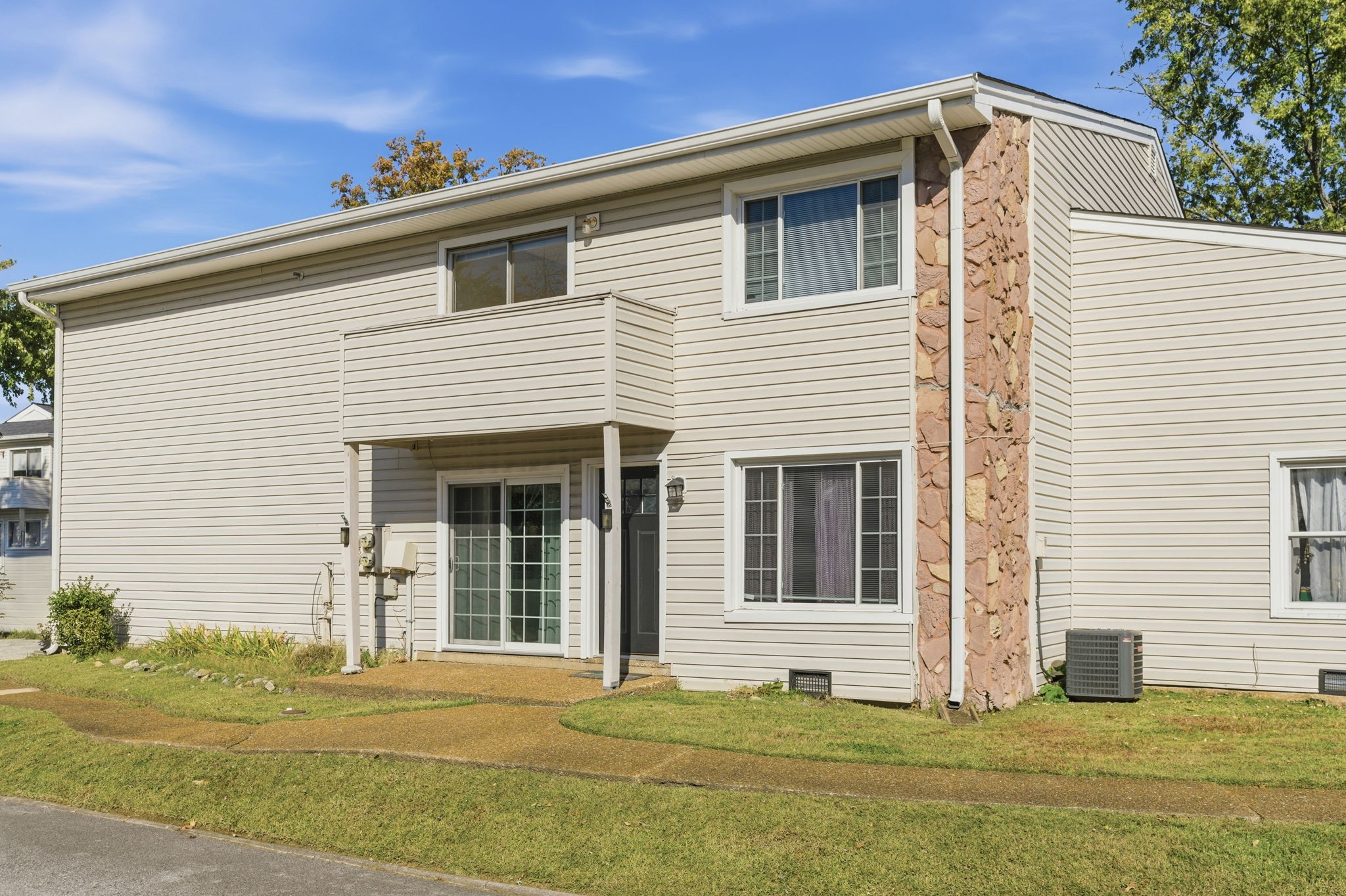 810 Bellevue Rd Unit: 214