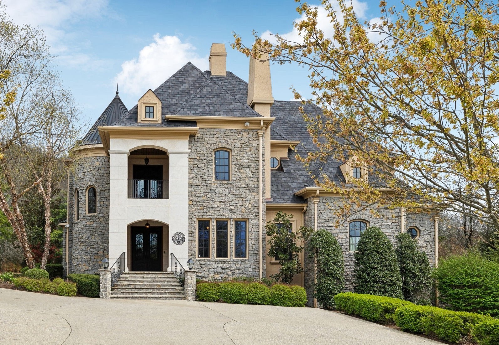 128 Woodward Hills Pl