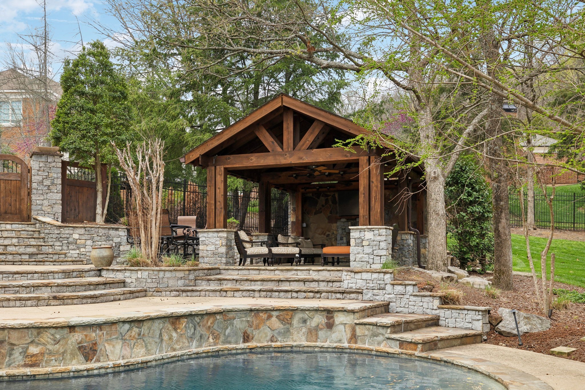 128 Woodward Hills Pl