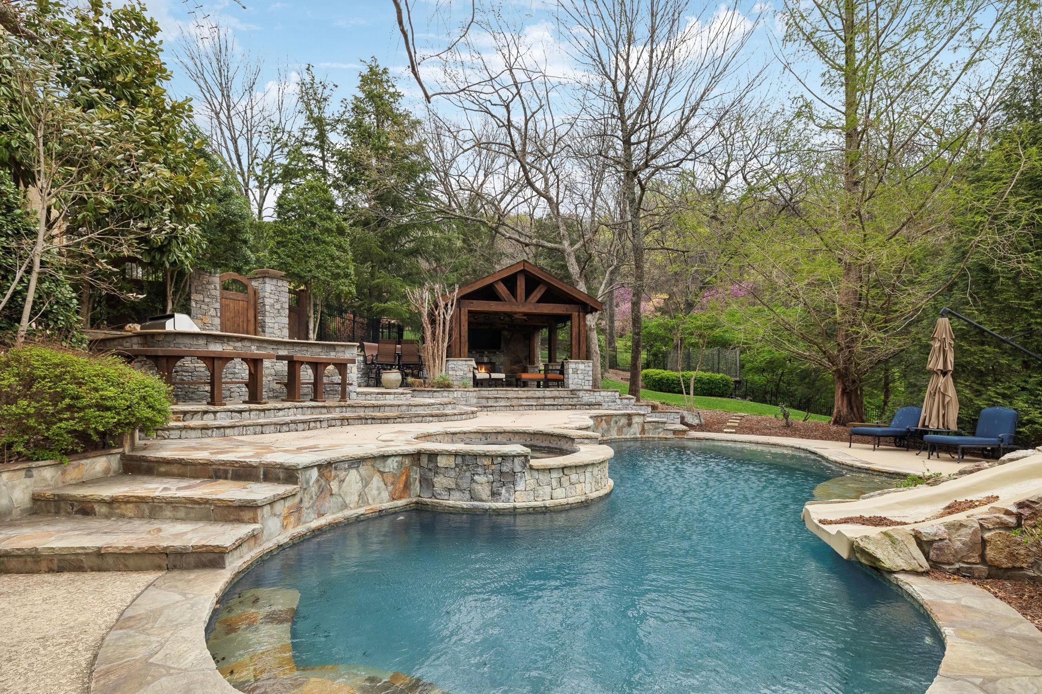 128 Woodward Hills Pl