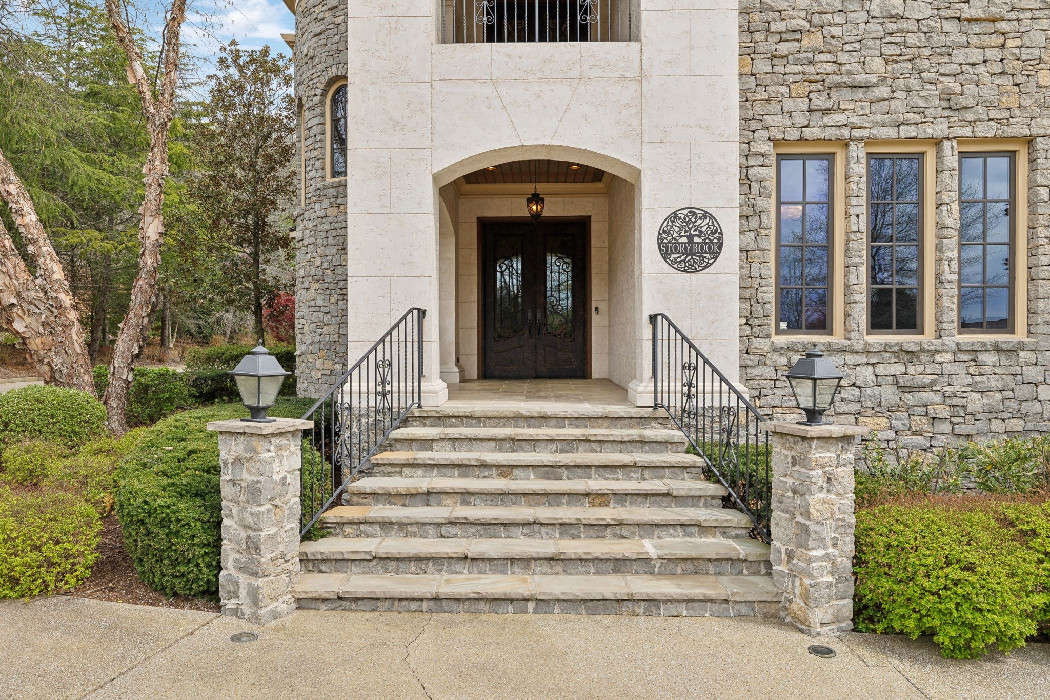 128 Woodward Hills Pl