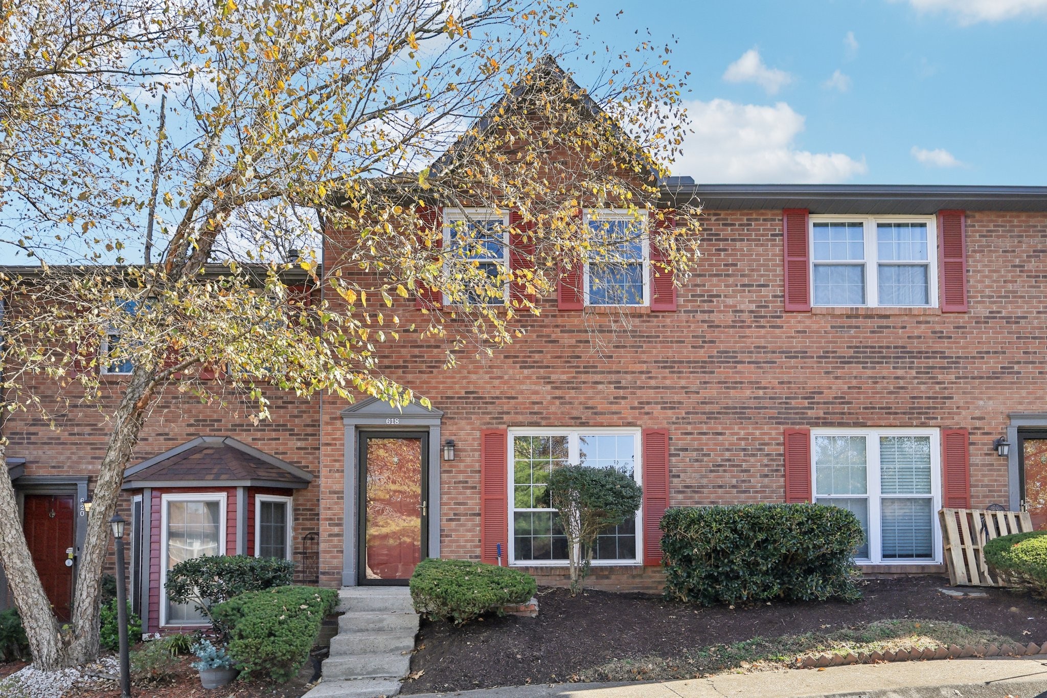 618 Hickory Glade Ct