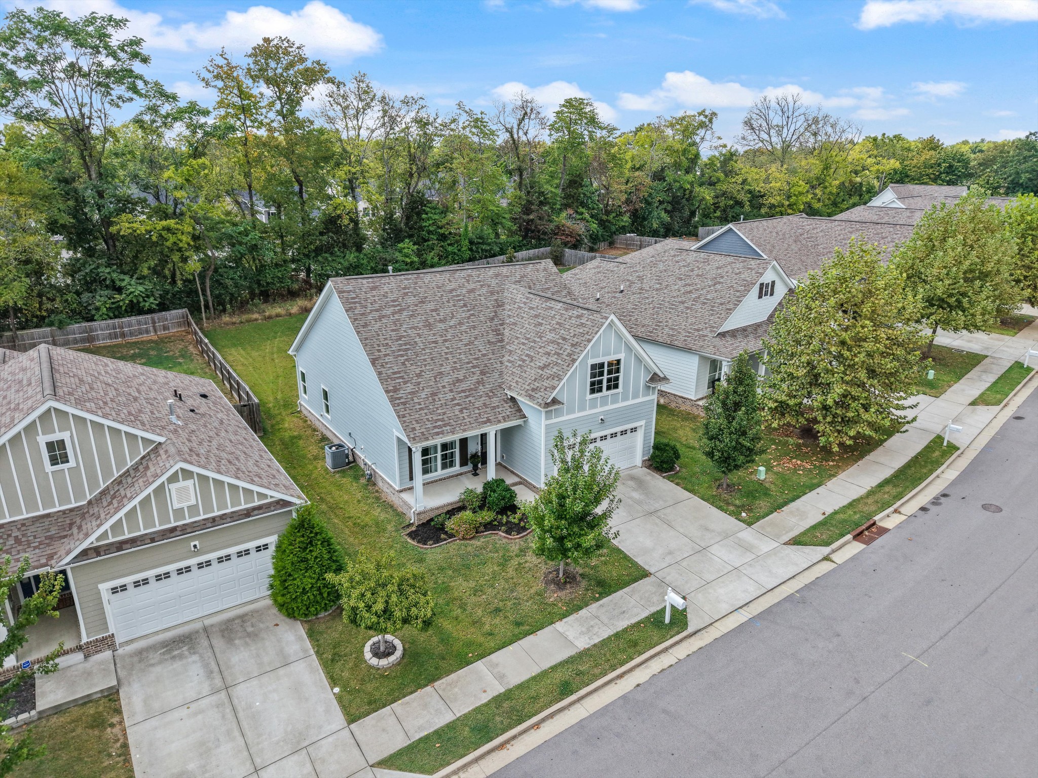 213 Hermitage Point Dr