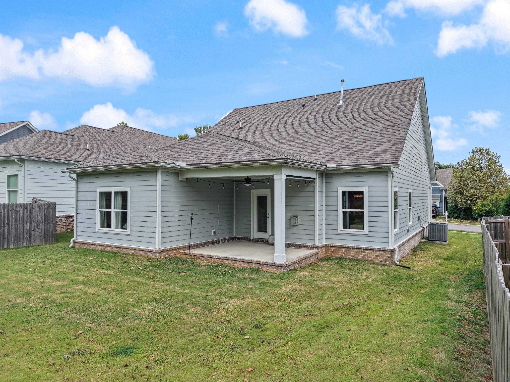 213 Hermitage Point Dr