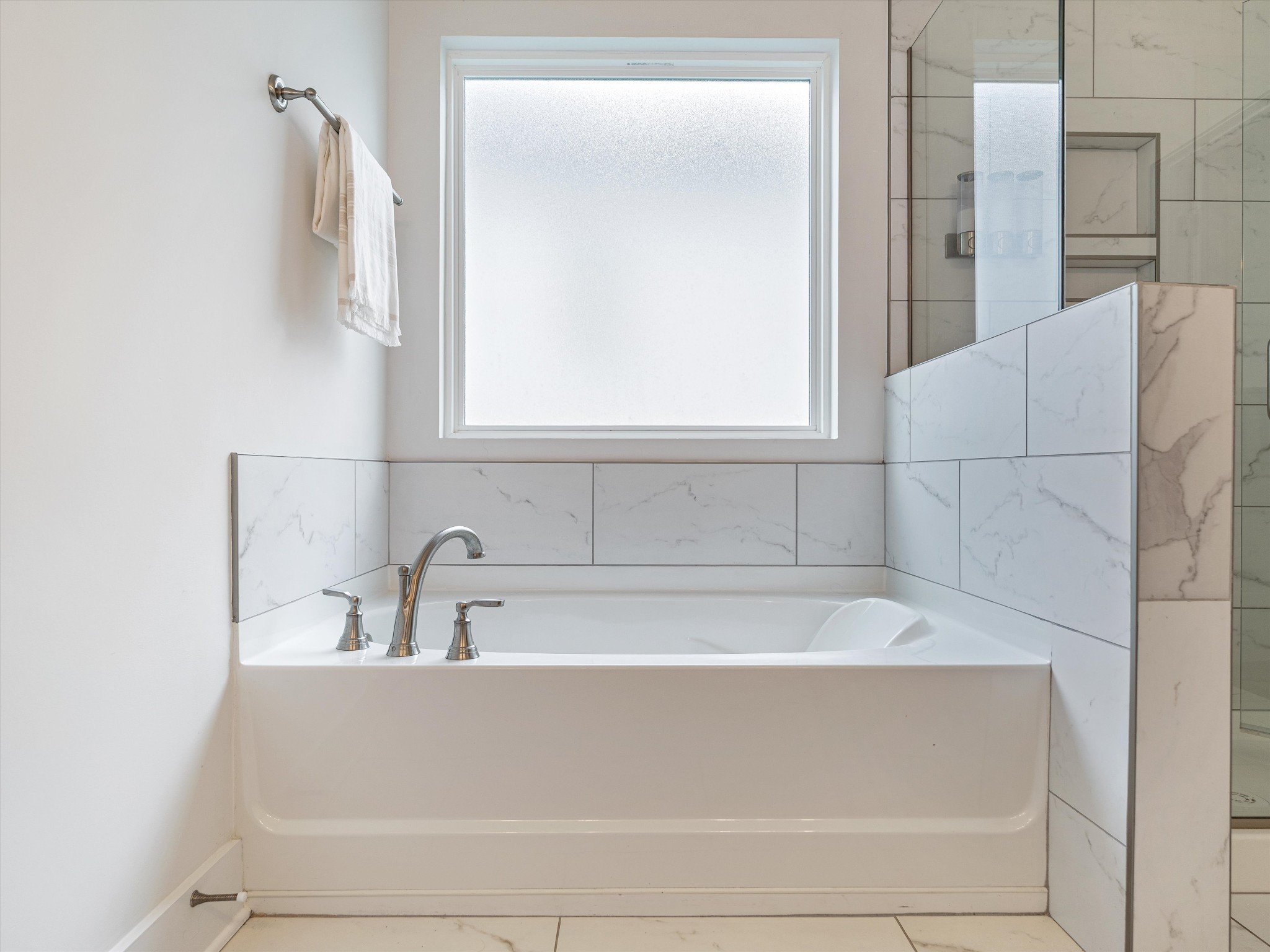 213 Hermitage Point Dr