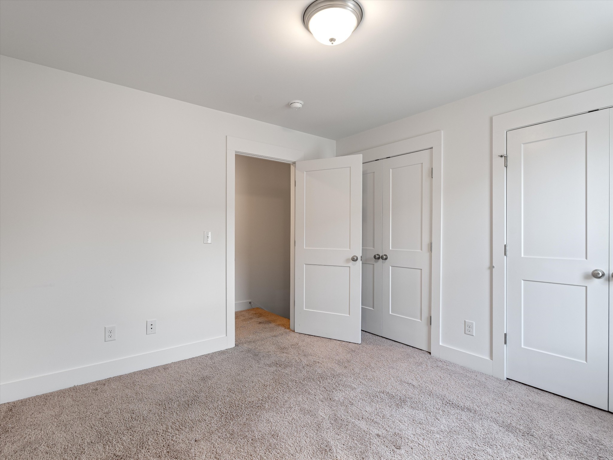 213 Hermitage Point Dr